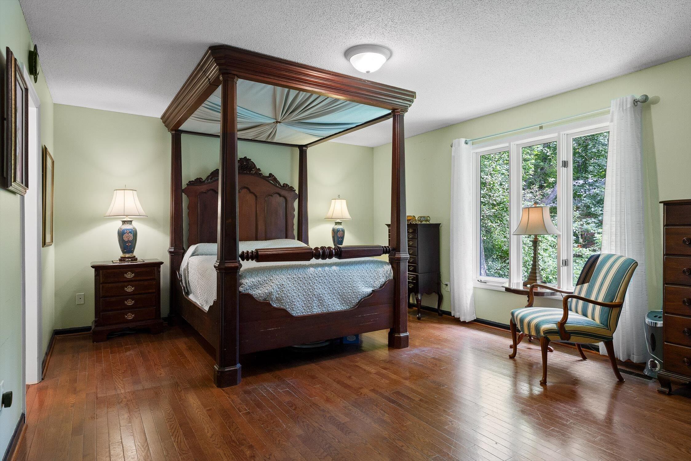 1211 Rocky Dell Lane