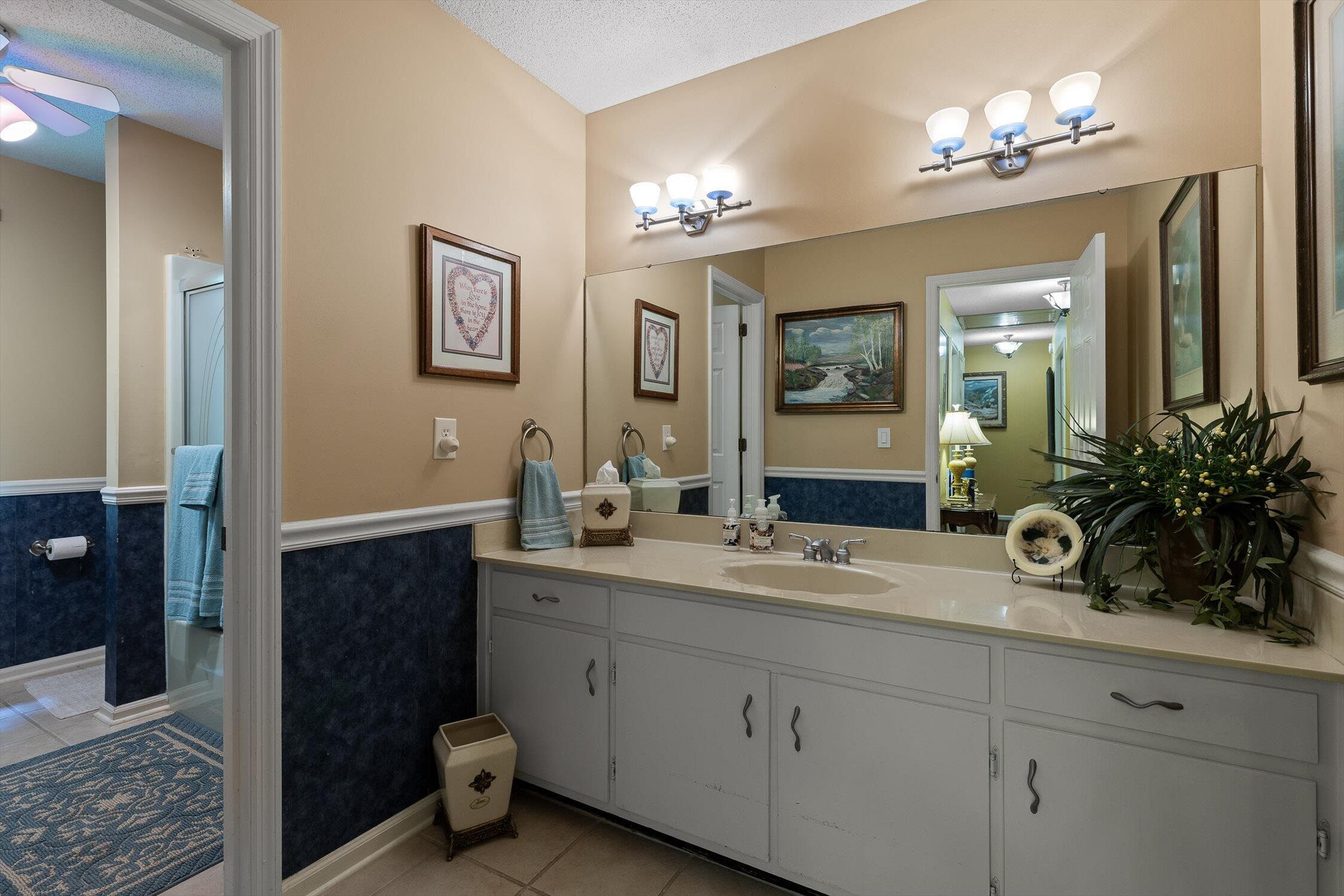 1211 Rocky Dell Lane