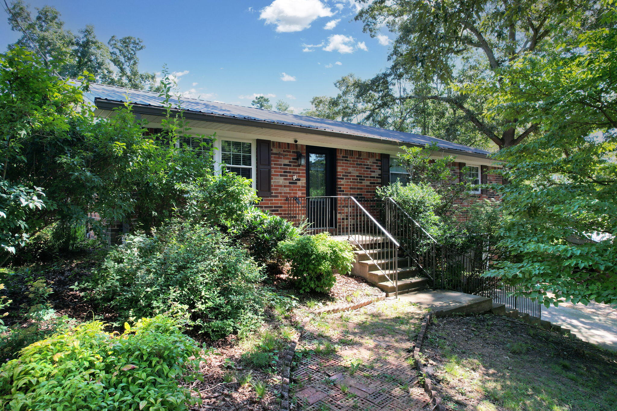 2860 Mcdaris Circle SE, Cleveland