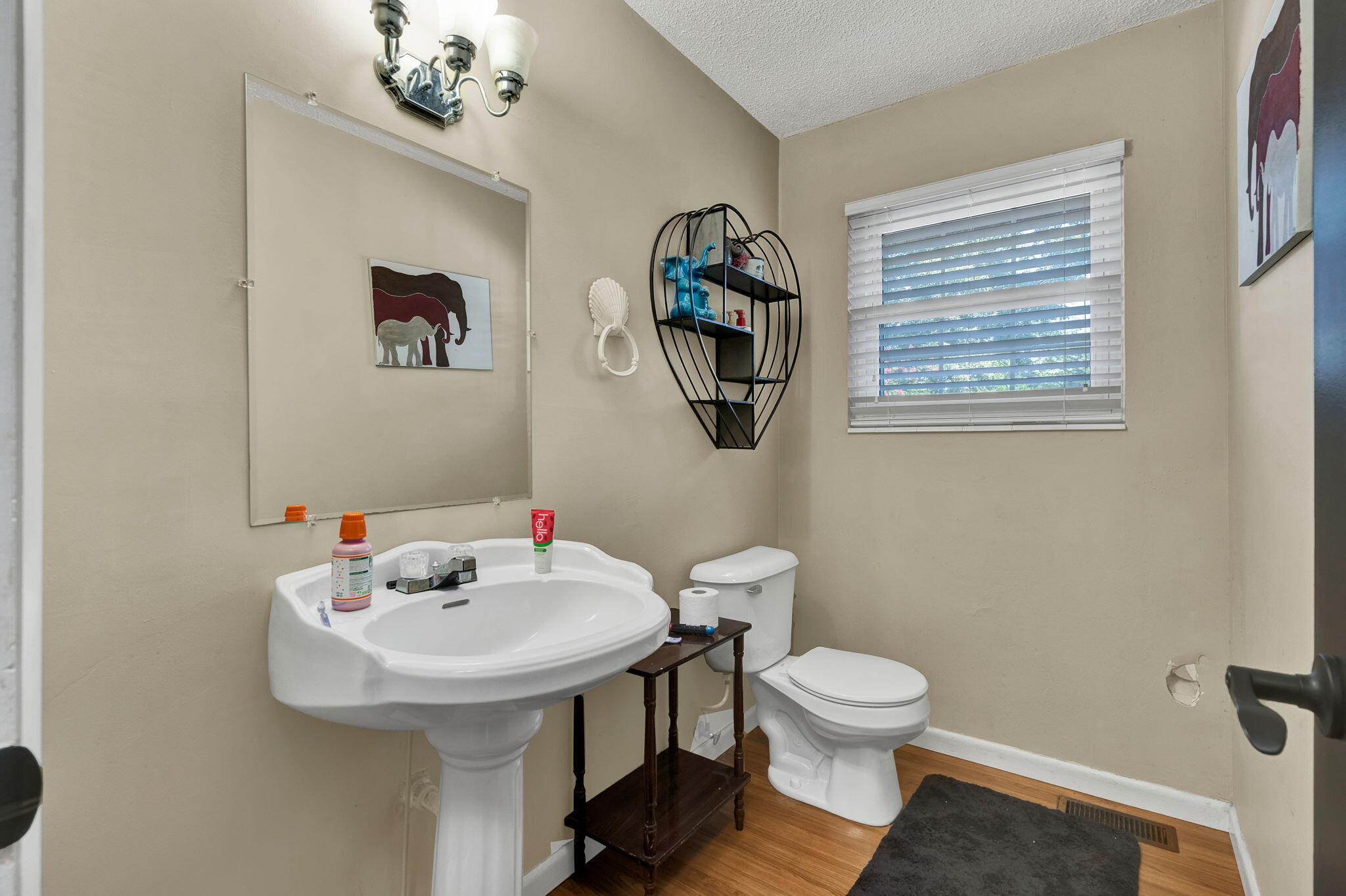 2860 Mcdaris Circle SE, Cleveland