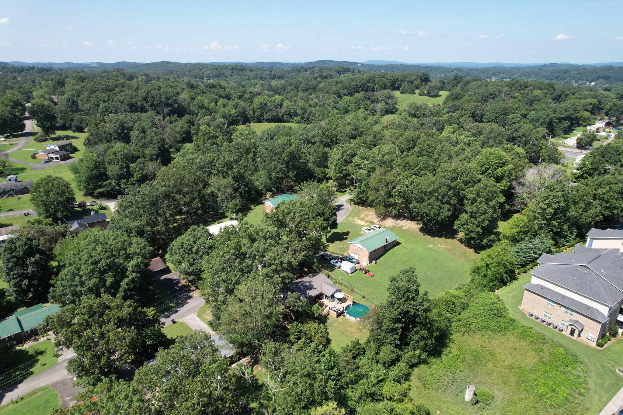 2860 Mcdaris Circle SE, Cleveland