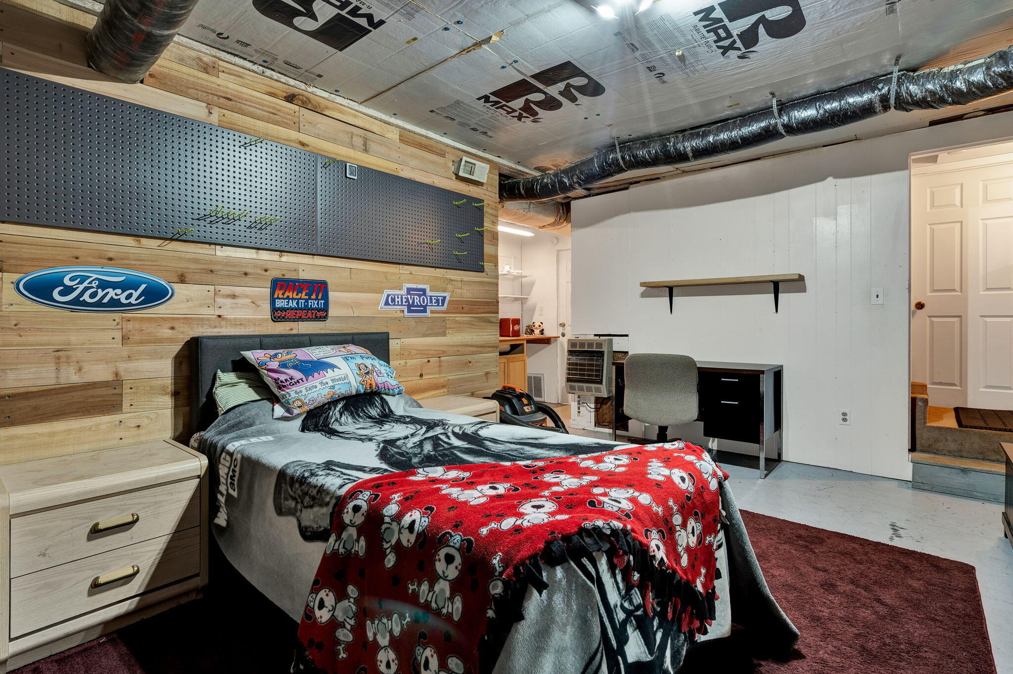 2860 Mcdaris Circle SE, Cleveland