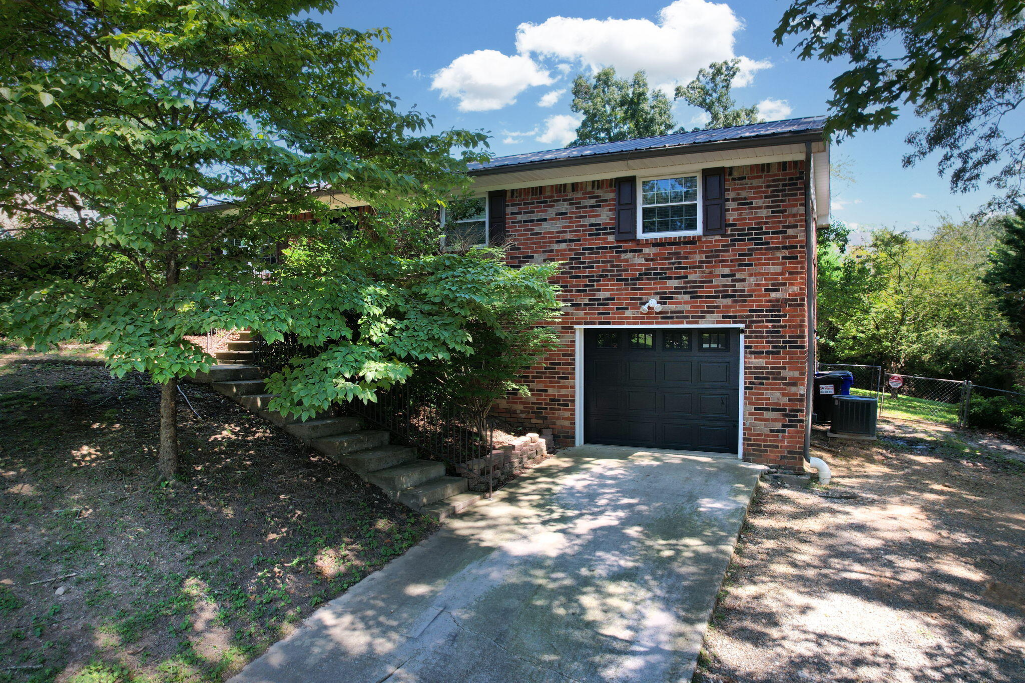 2860 Mcdaris Circle SE, Cleveland