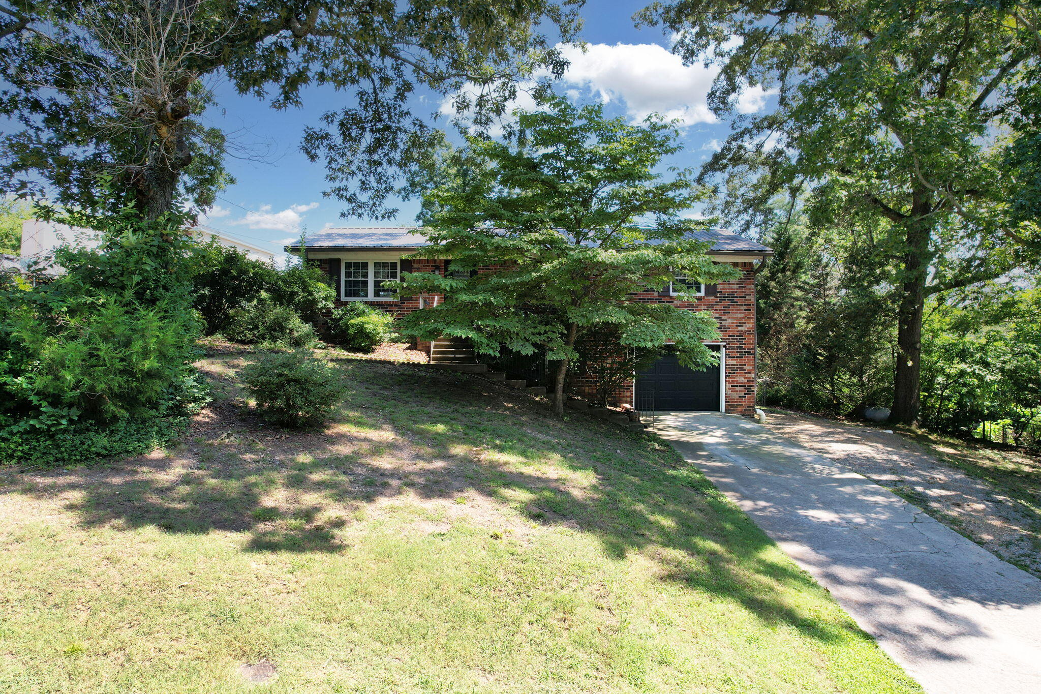 2860 Mcdaris Circle SE, Cleveland