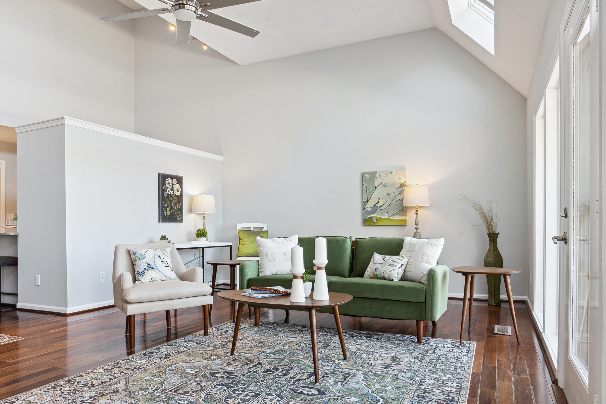 120 Douglas Street, B5