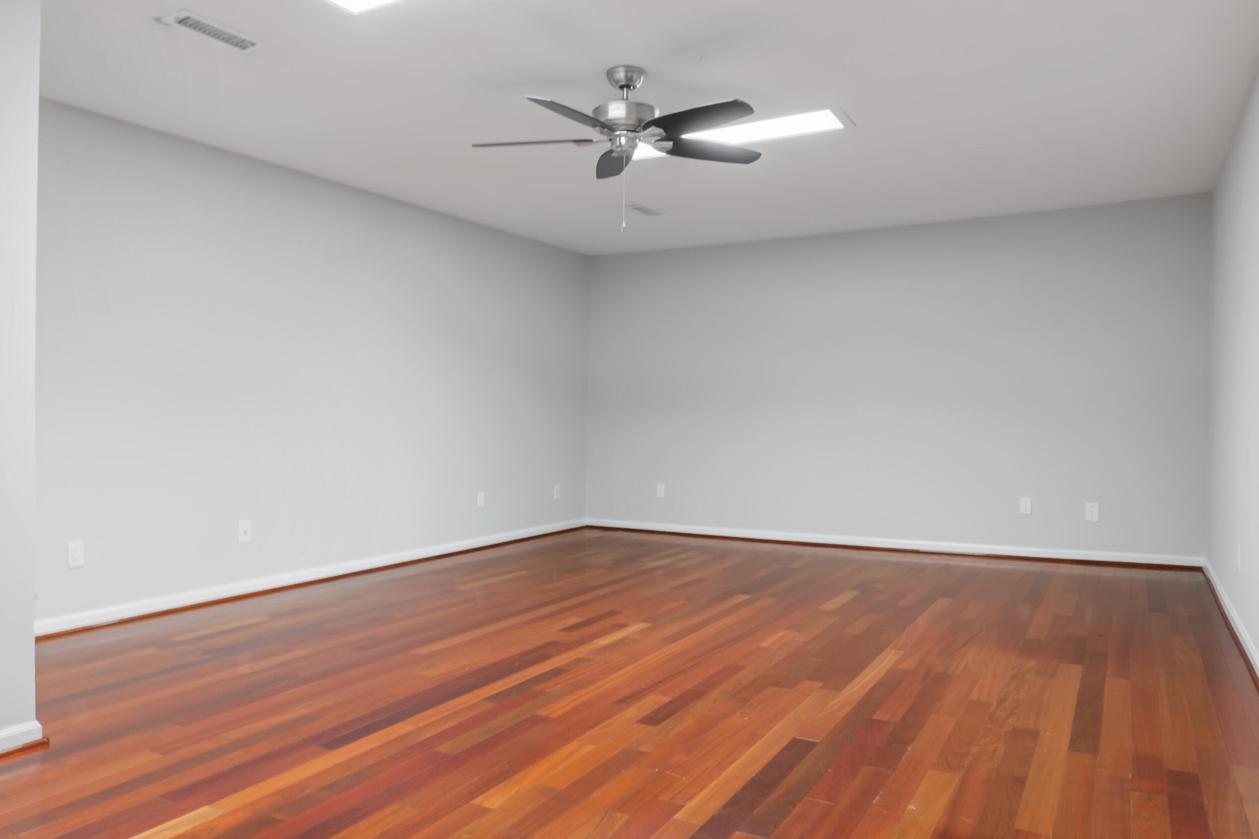 120 Douglas Street, B5