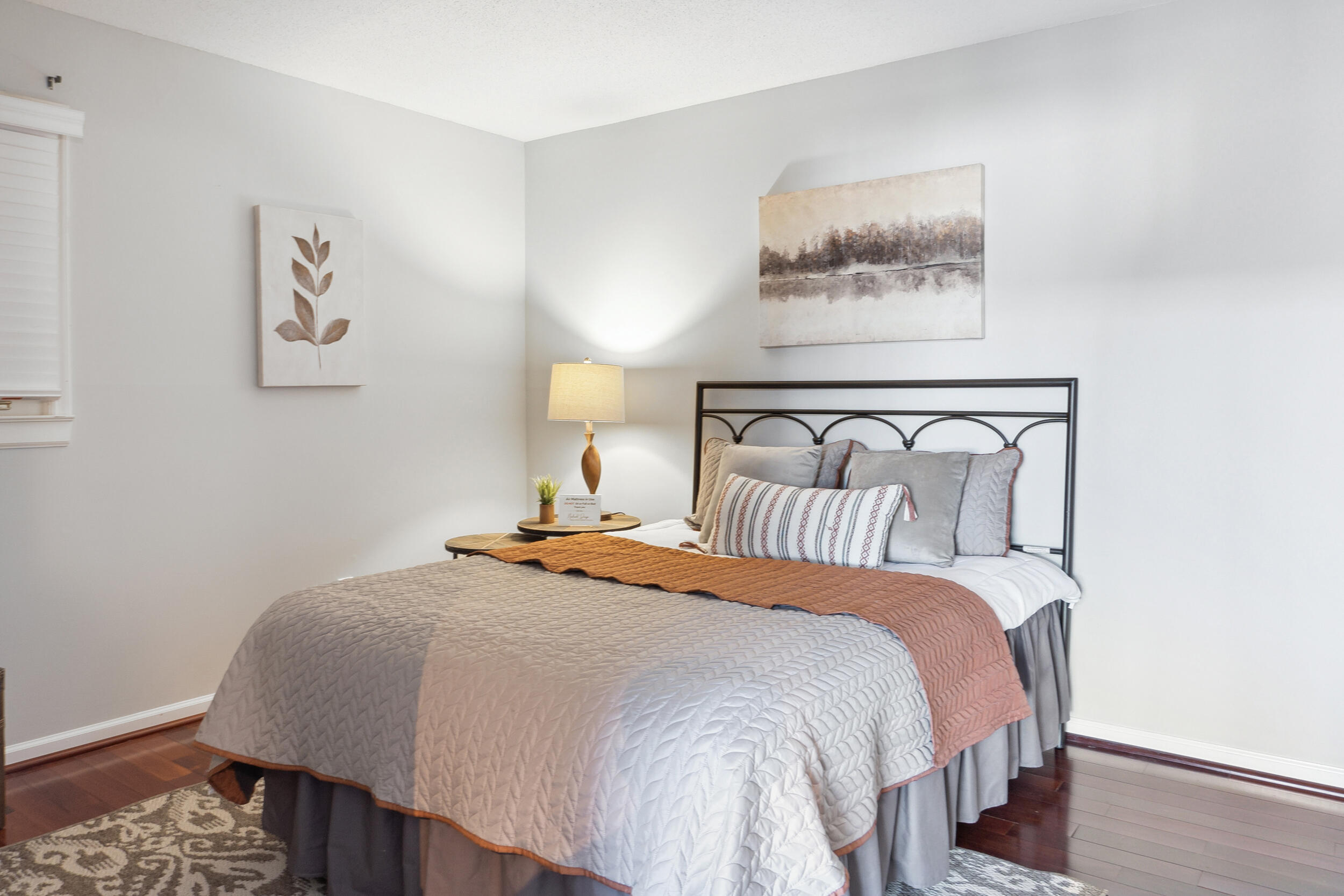 120 Douglas Street, B5