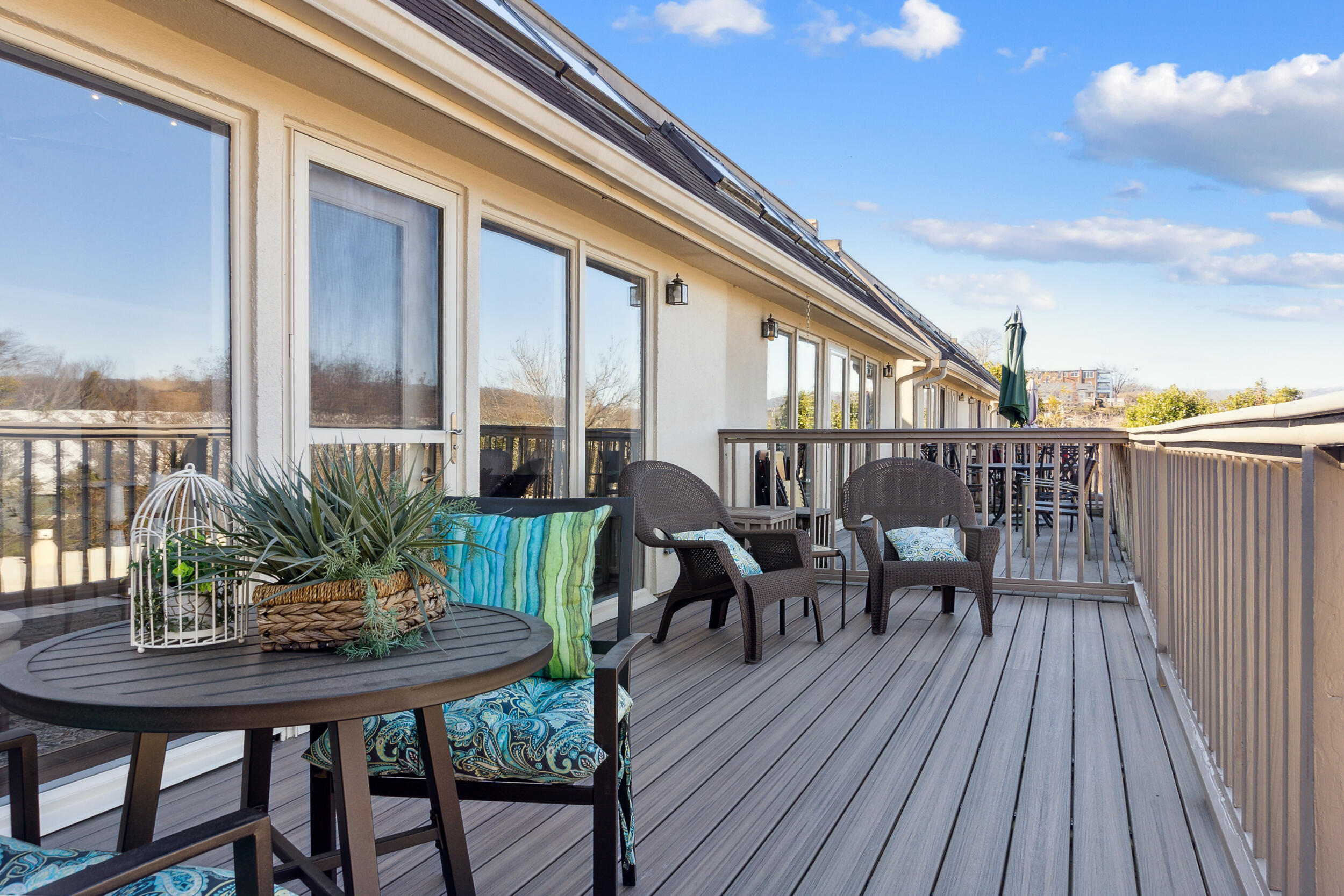 120 Douglas Street, B5