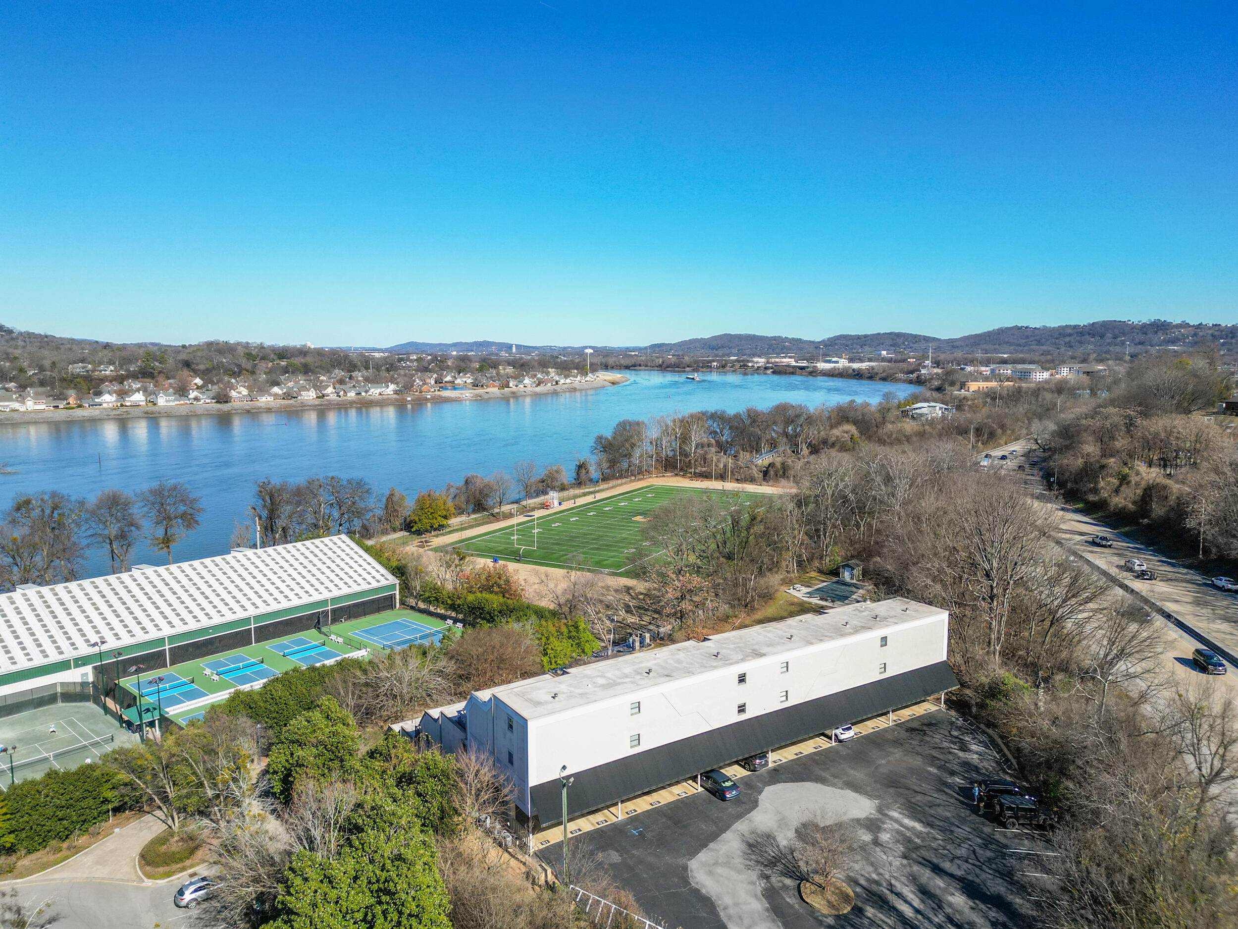 120 Douglas Street, B5