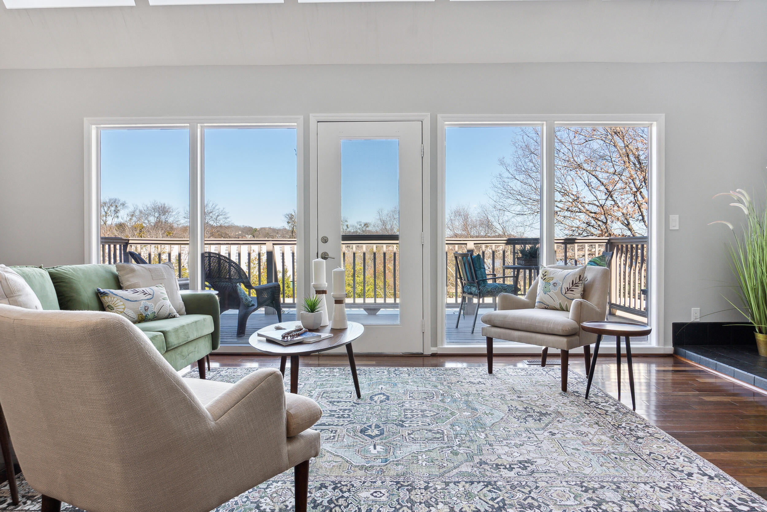 120 Douglas Street, B5