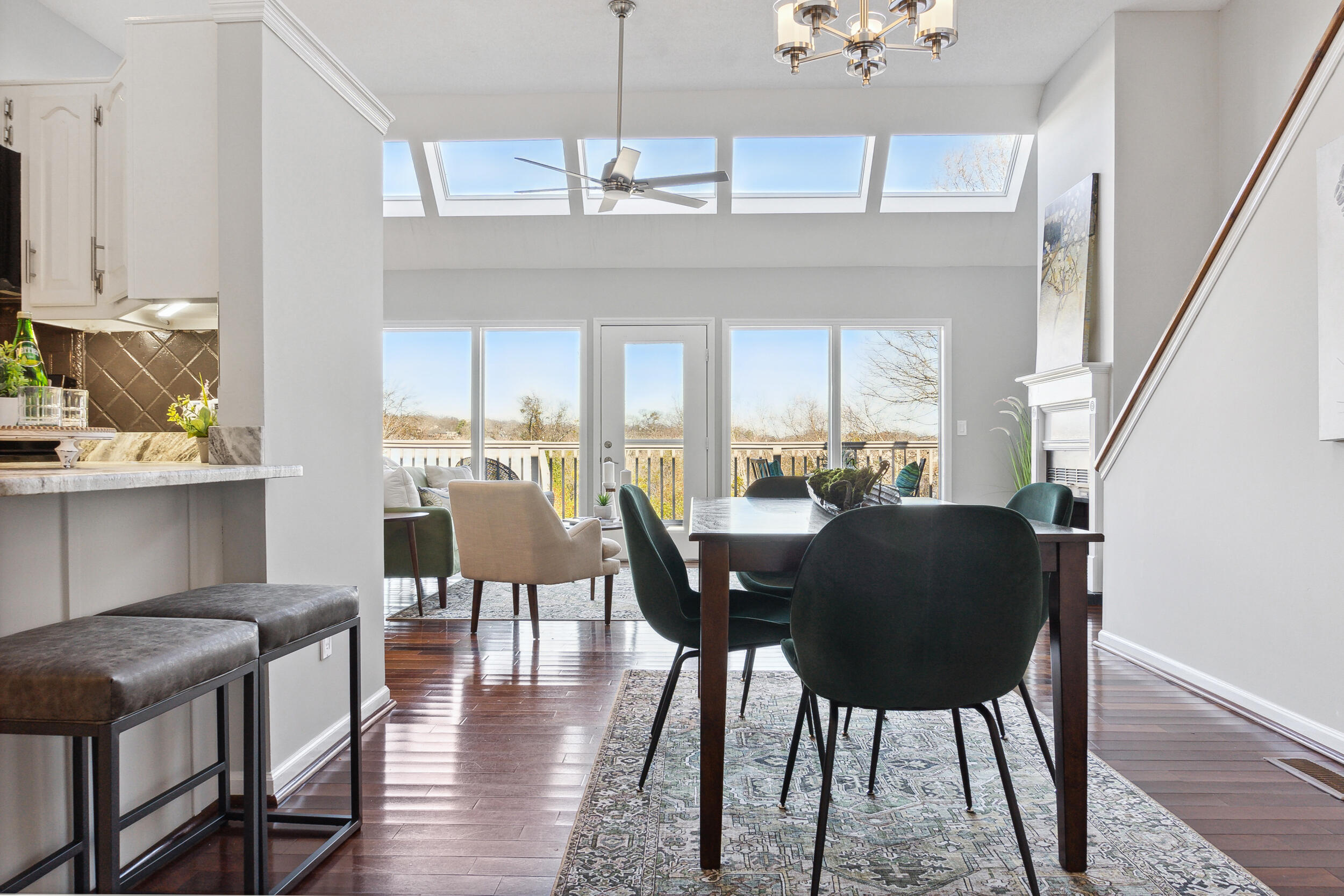 120 Douglas Street, B5