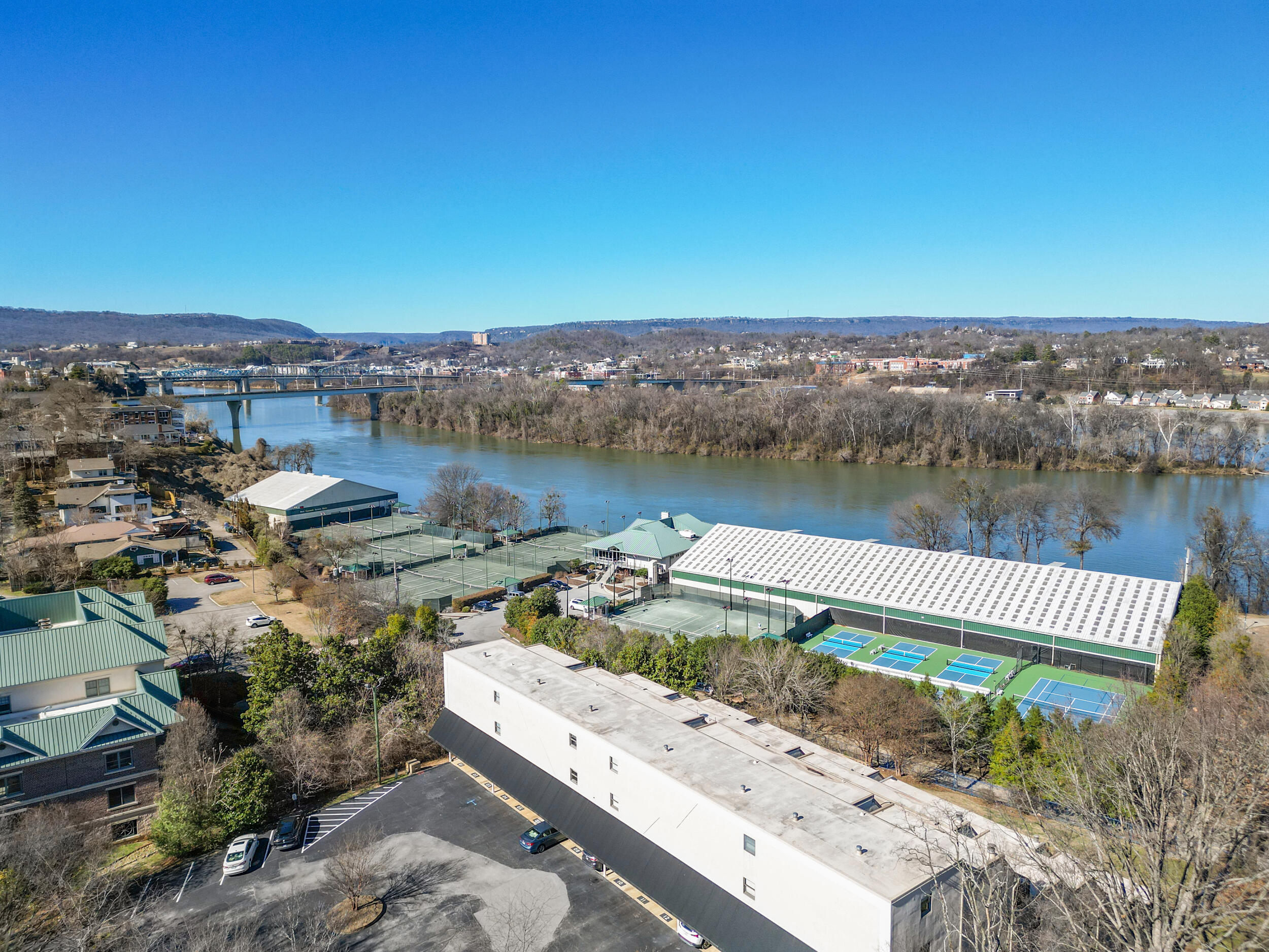 120 Douglas Street, B5