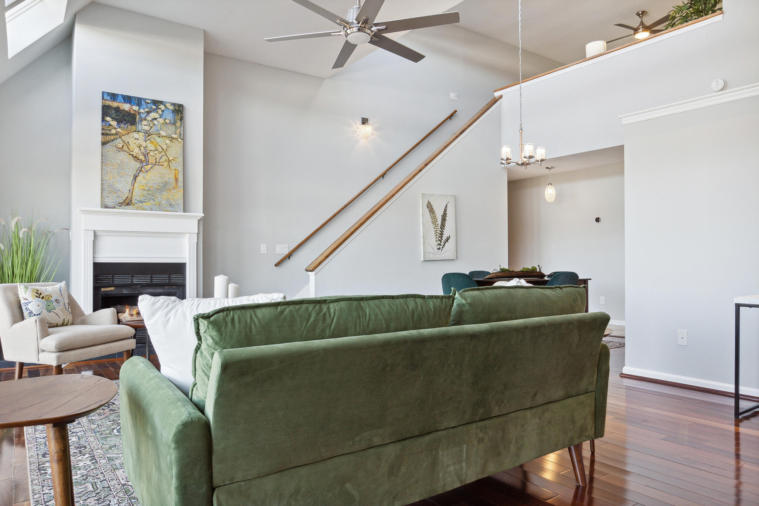 120 Douglas Street, B5