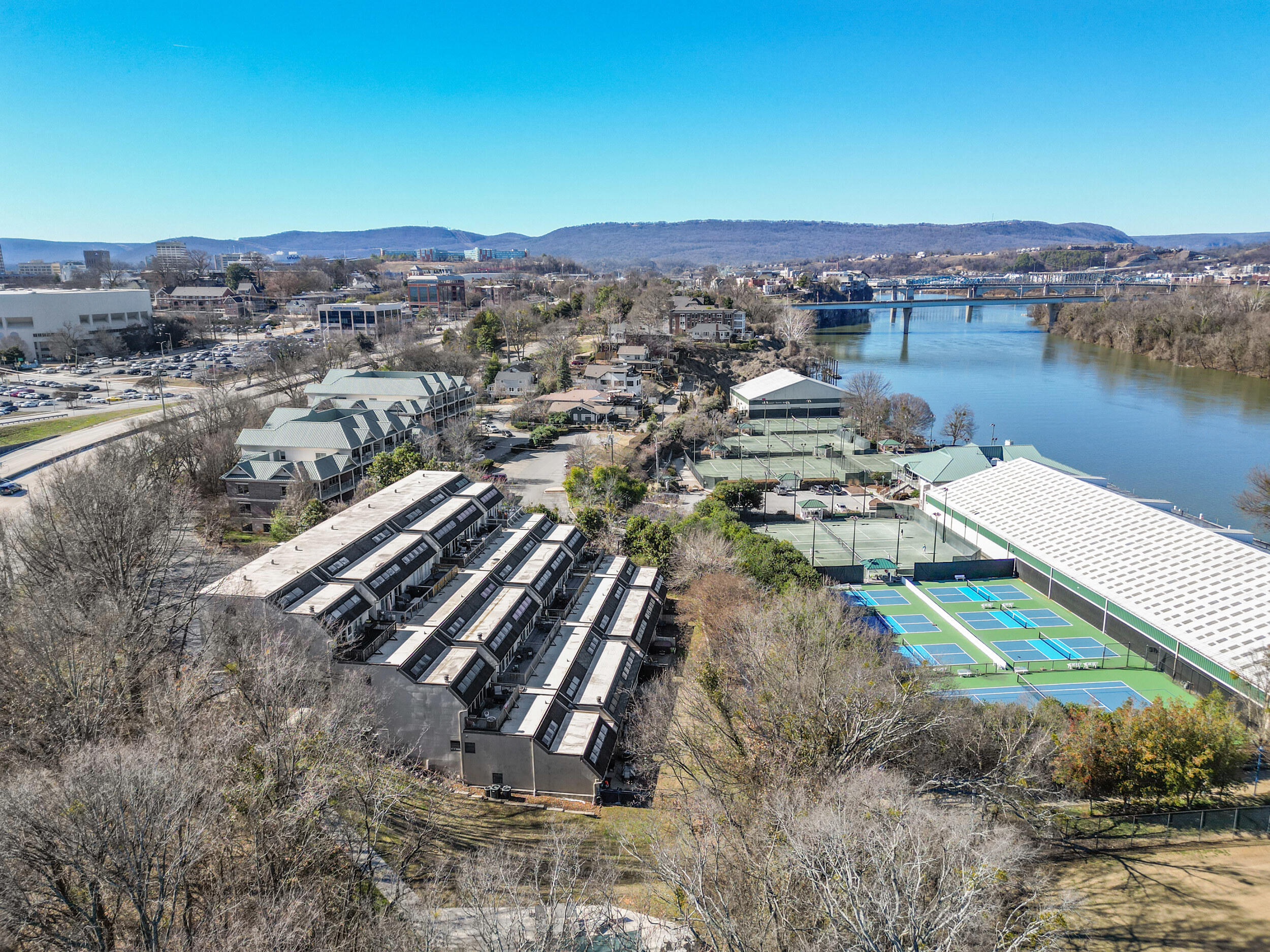 120 Douglas Street, B5