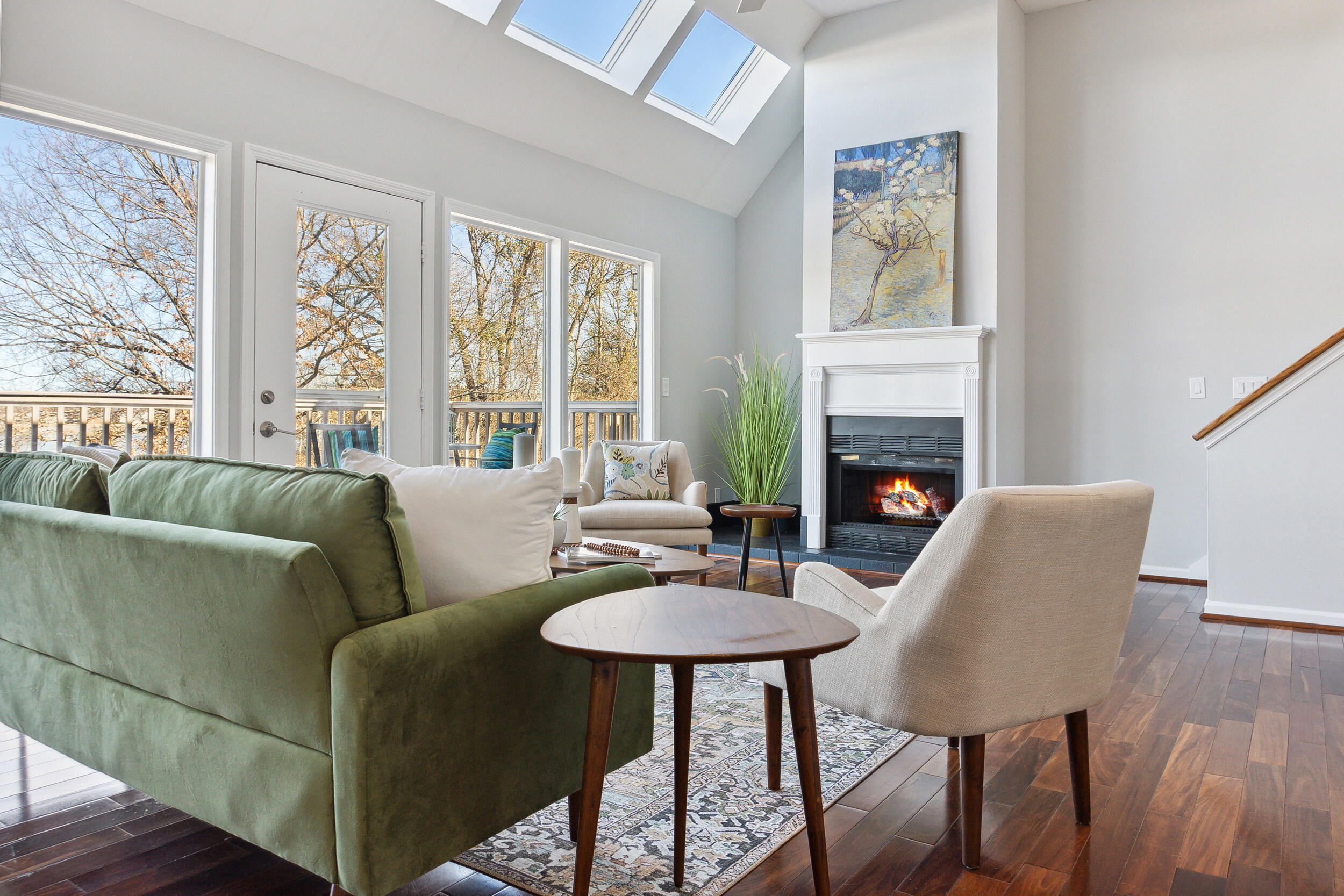 120 Douglas Street, B5