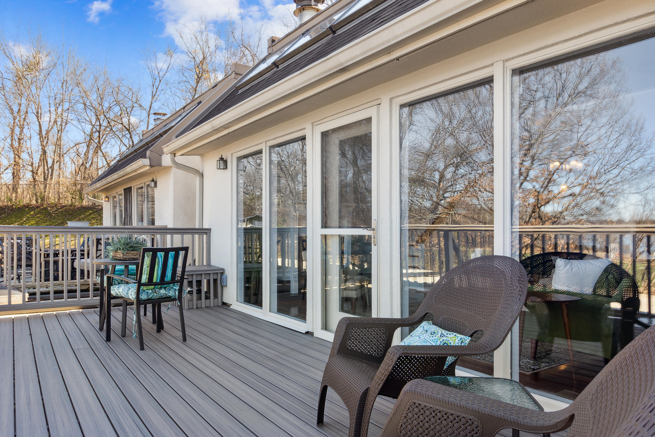 120 Douglas Street, B5