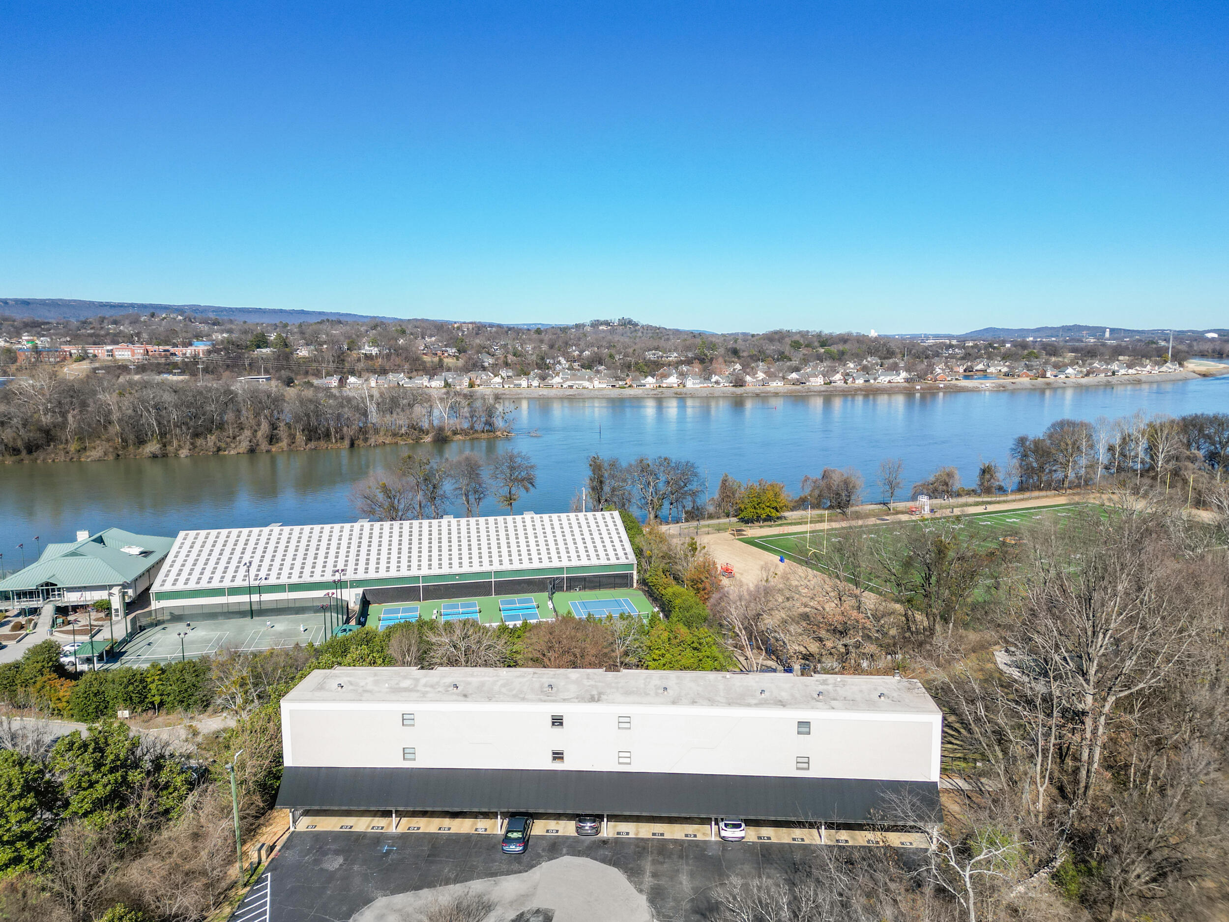 120 Douglas Street, B5