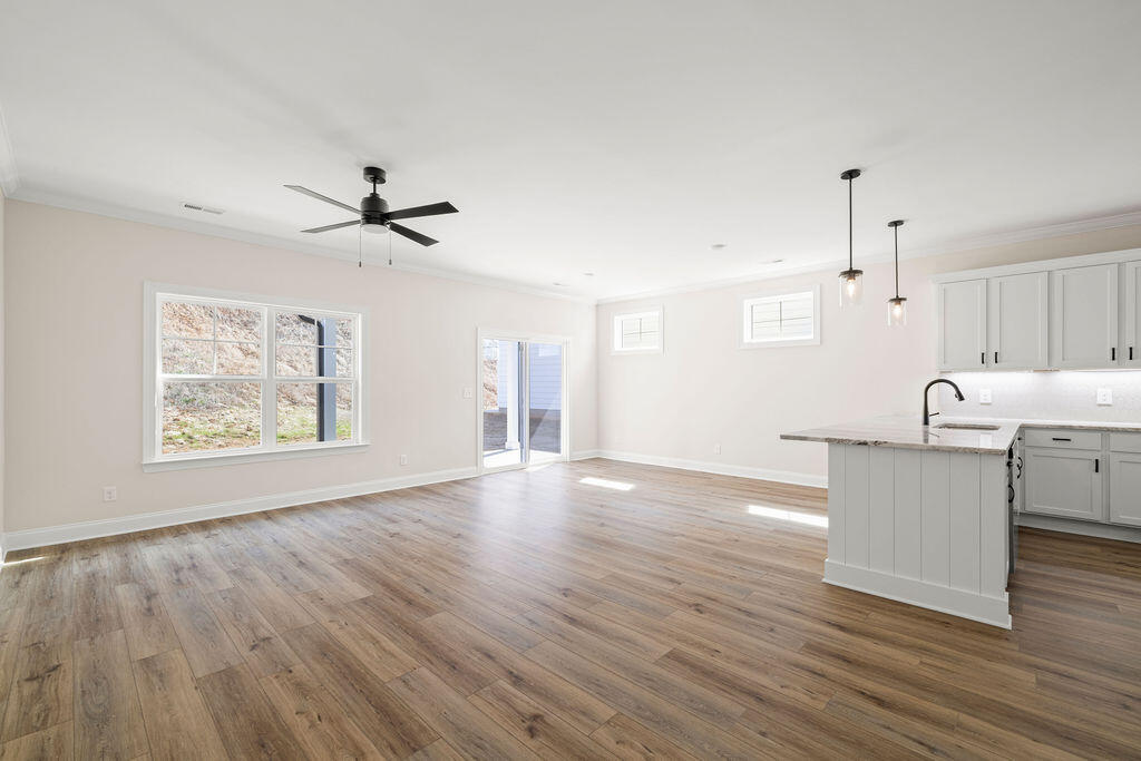 1669 Destiny Drive, 13