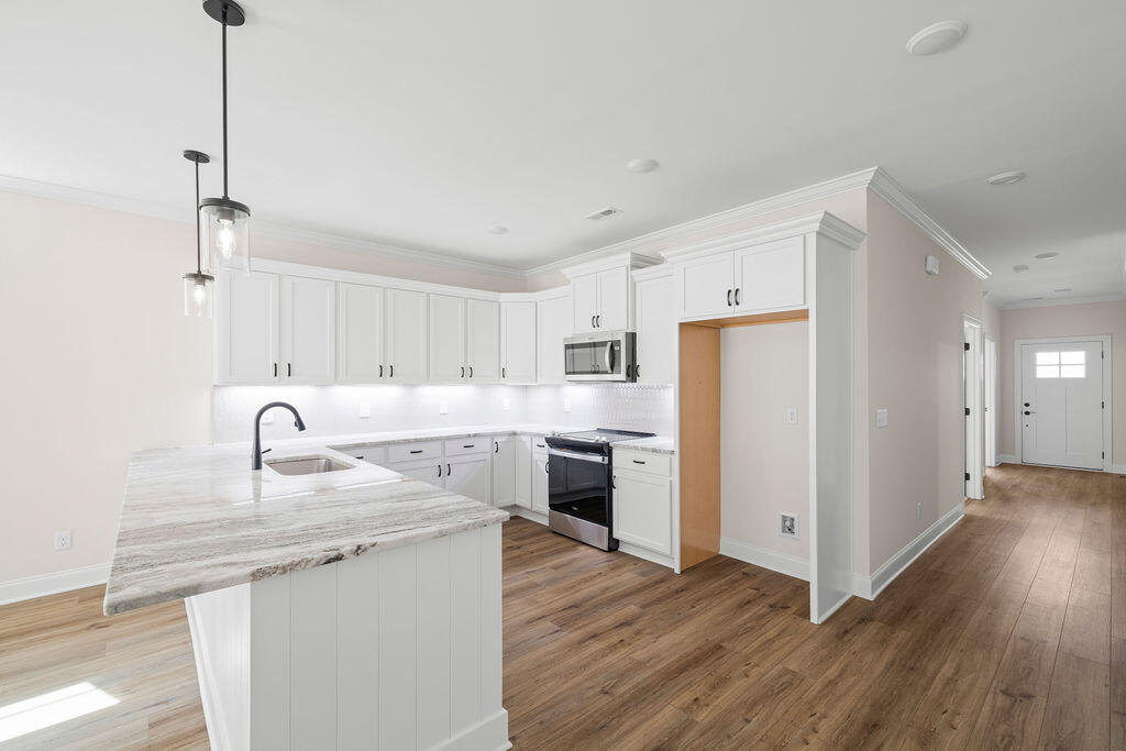 1669 Destiny Drive, 13
