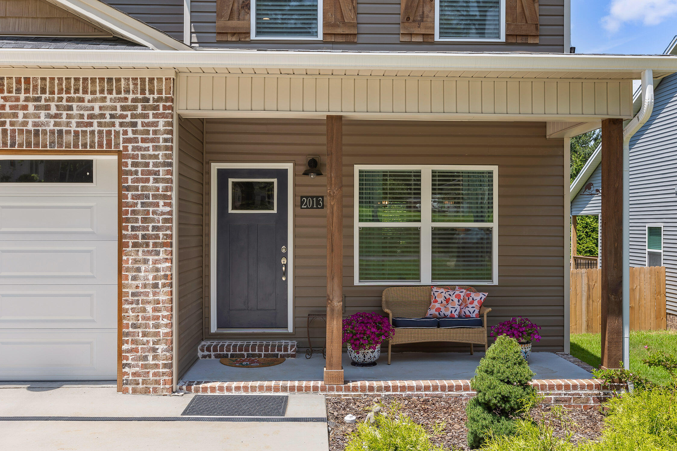 2013 Charles Street NE