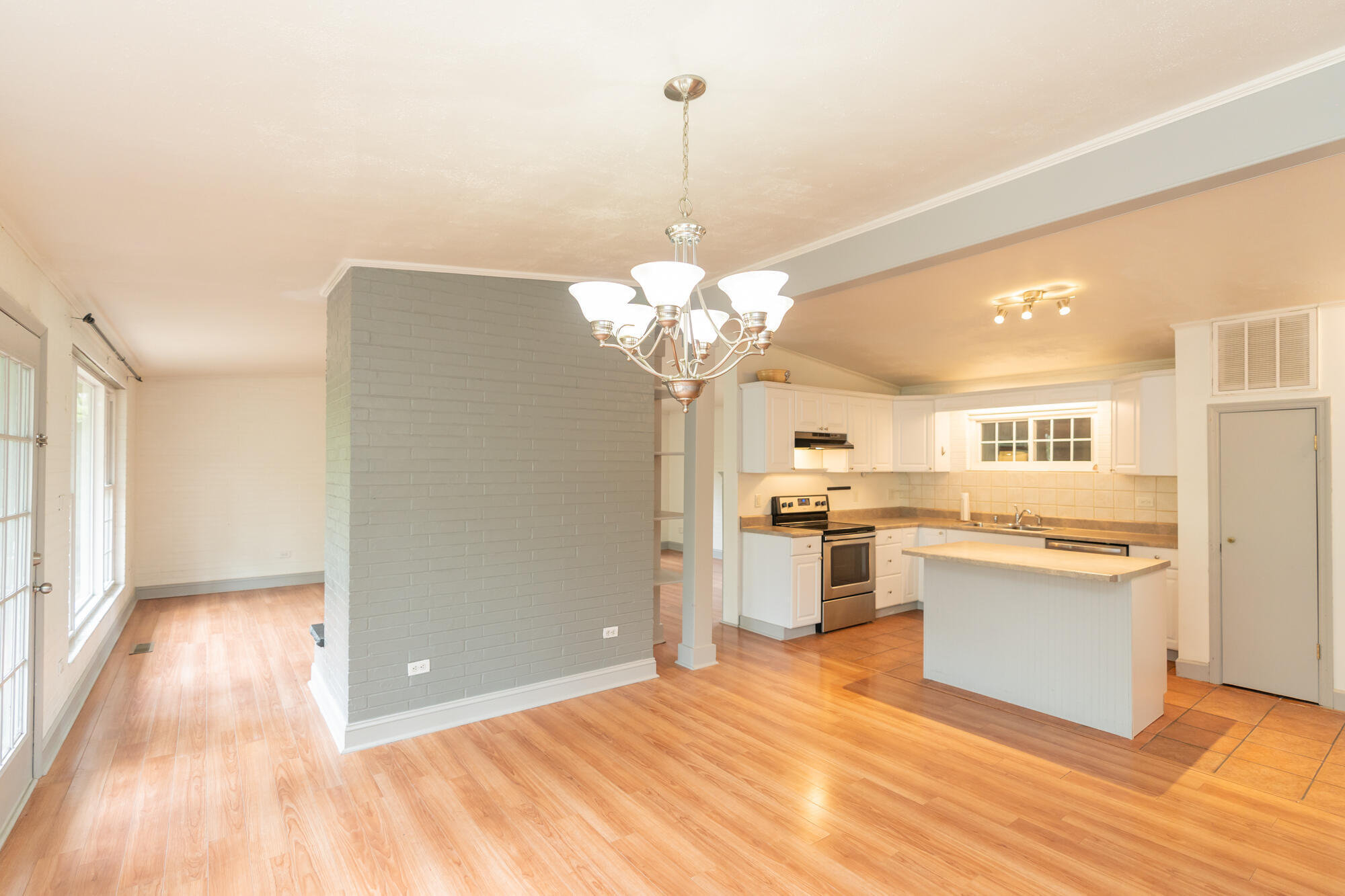 203 Hathaway Drive