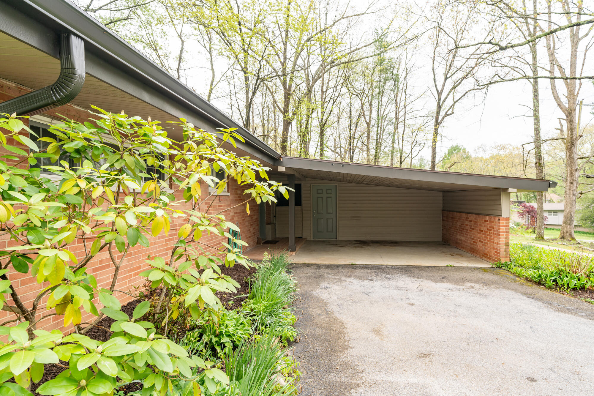 203 Hathaway Drive