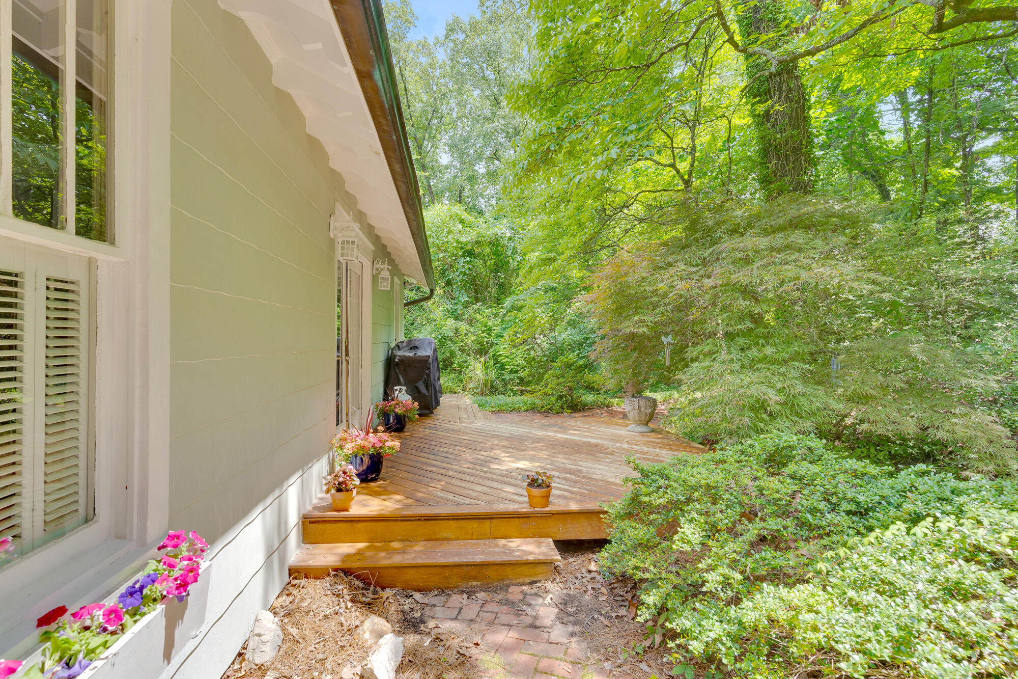 1107 Linden Street
