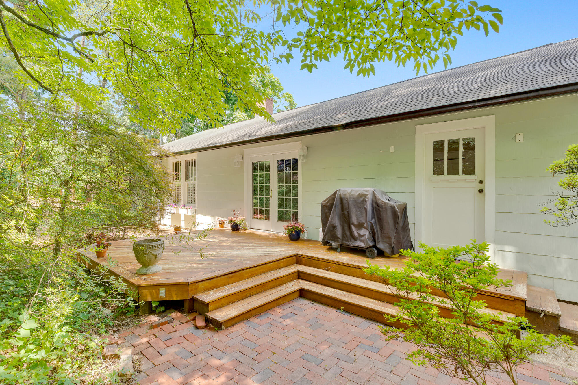 1107 Linden Street