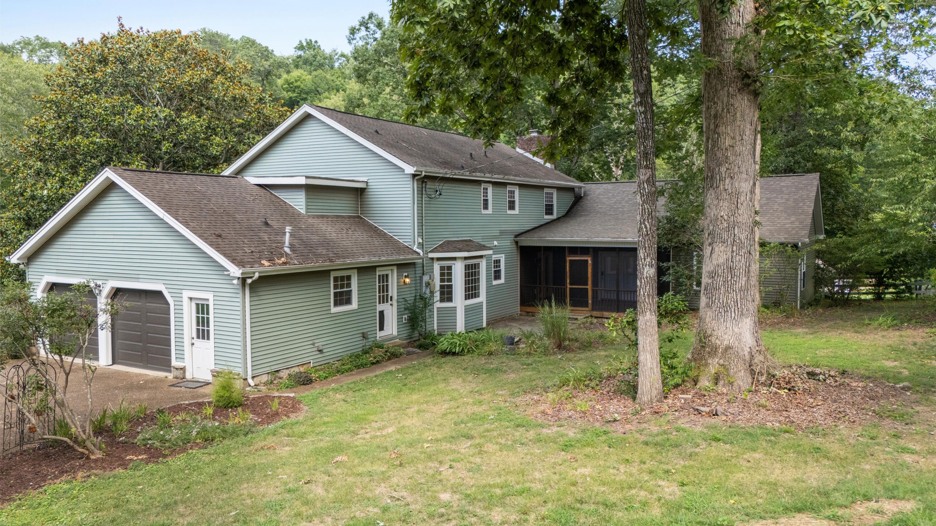 4805 Woodland Circle