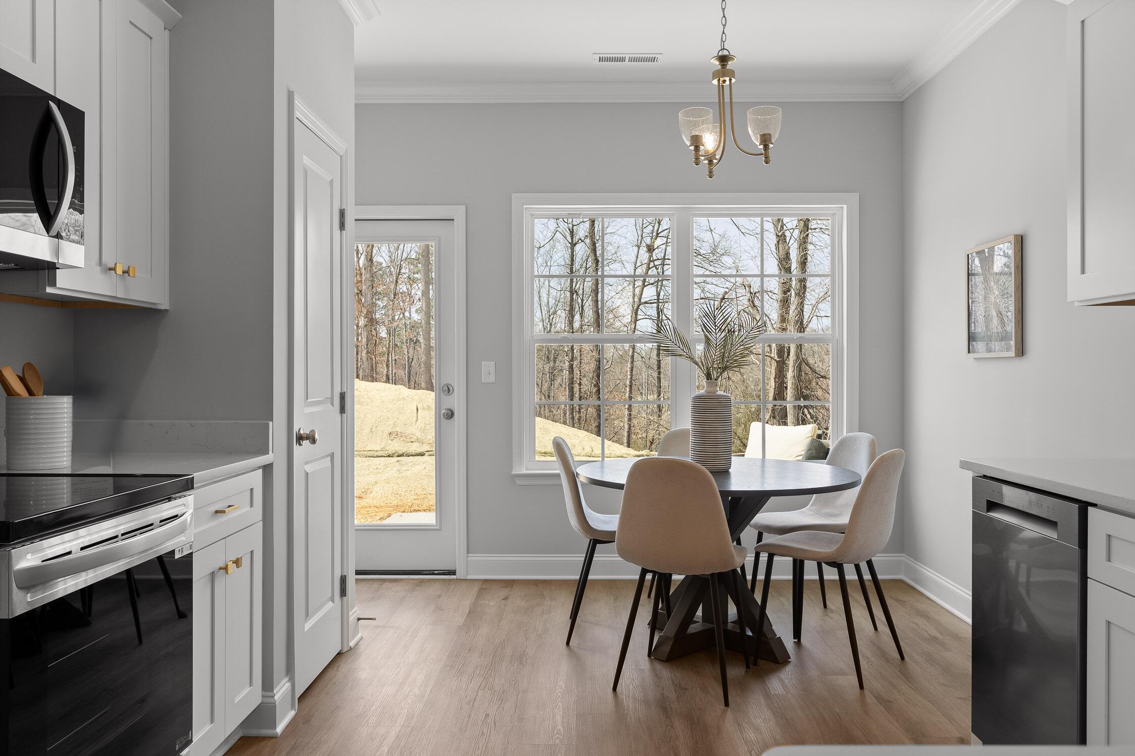 2579 Bannerman Lane, 6