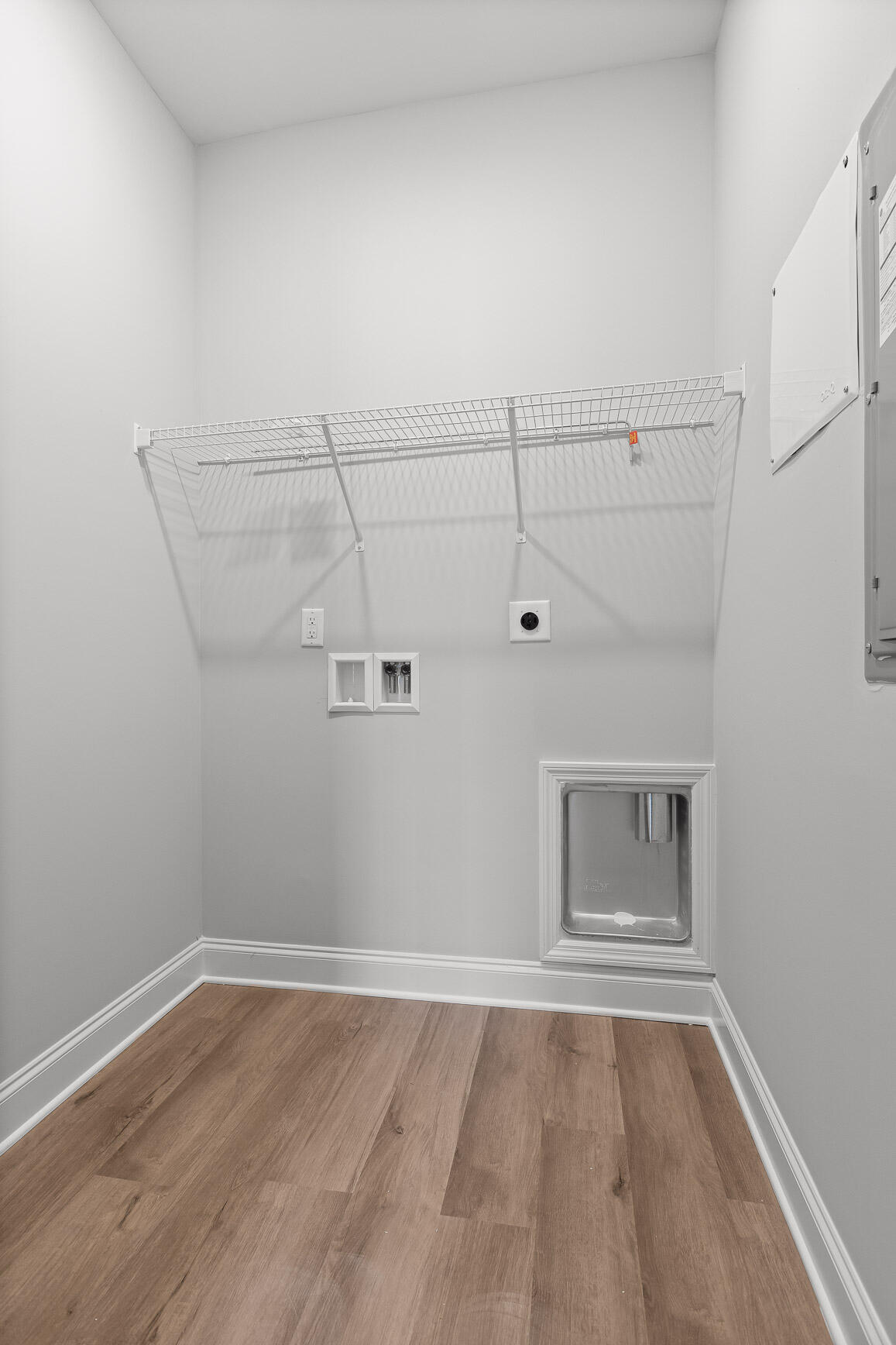 2579 Bannerman Lane, 6