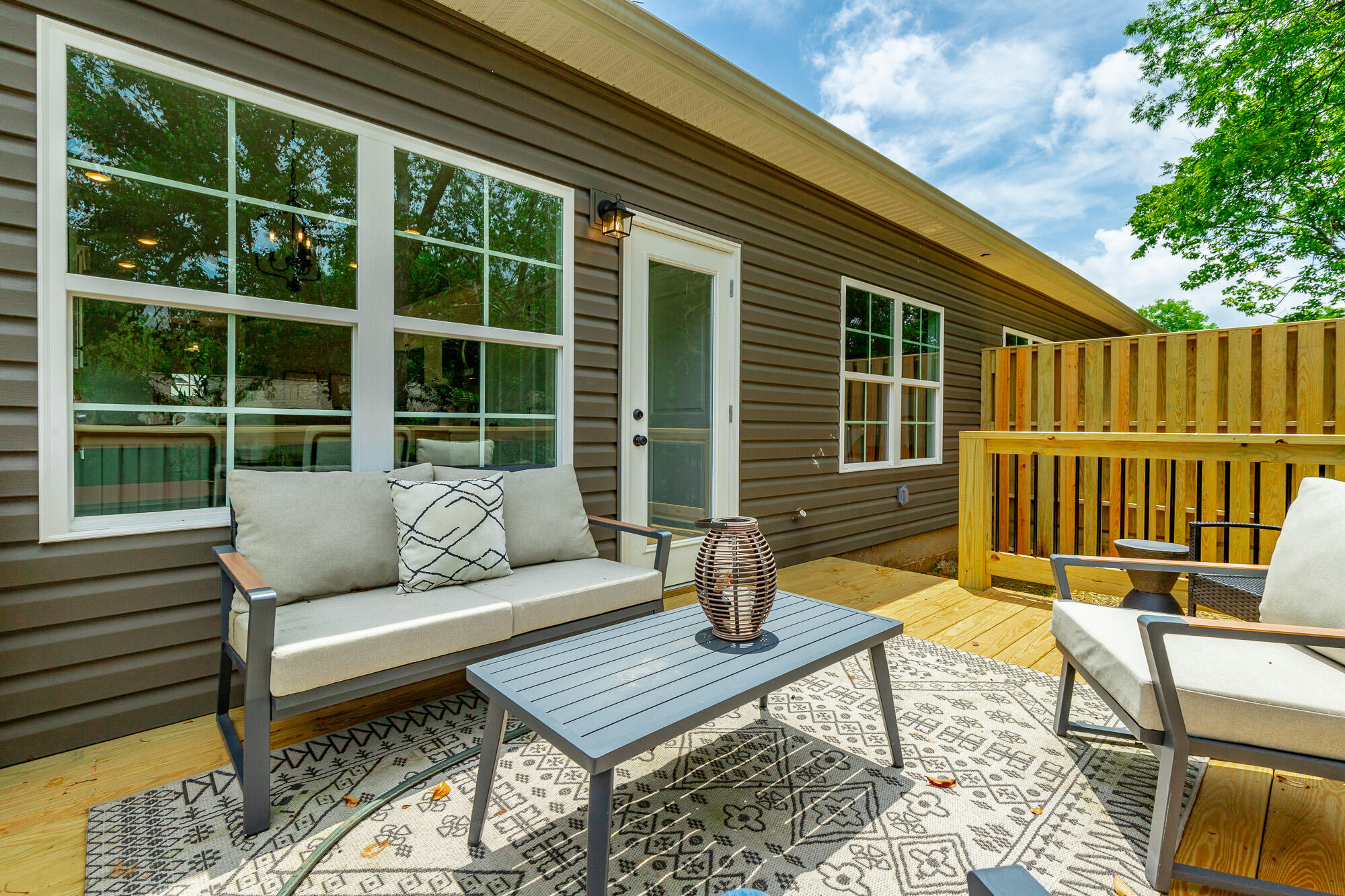 2579 Bannerman Lane, 6