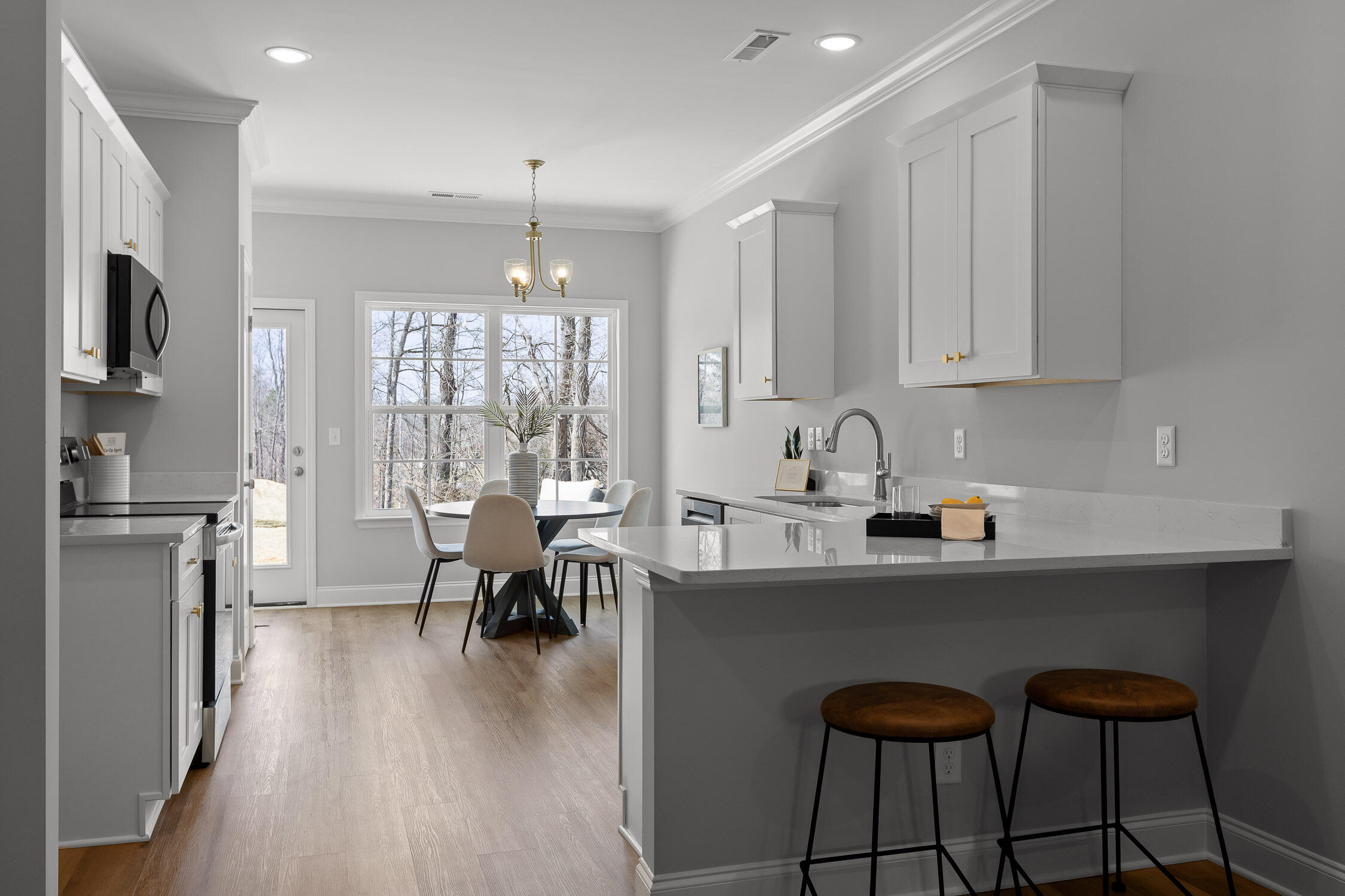 2579 Bannerman Lane, 6