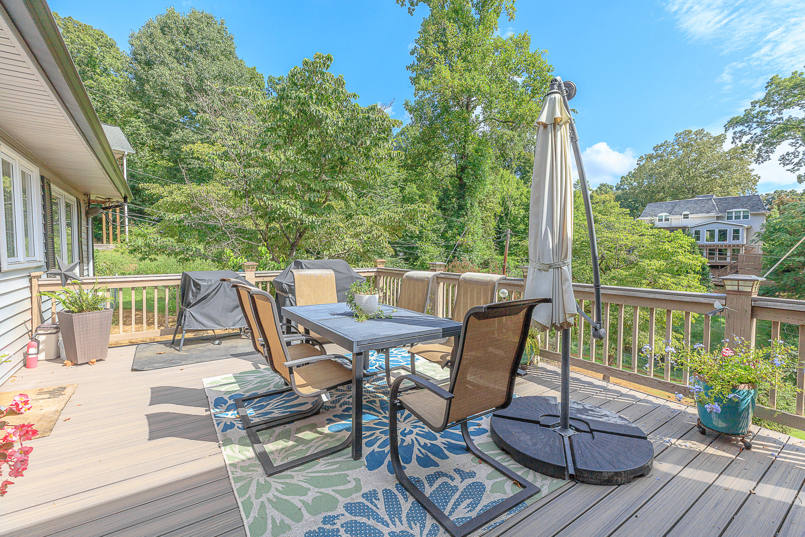 5807 Northshore Circle