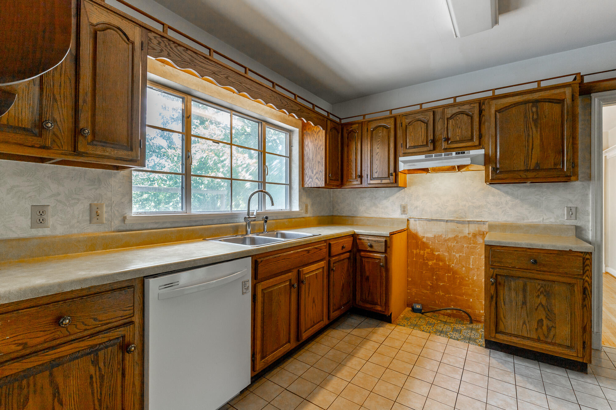 808 Linden Hall Road
