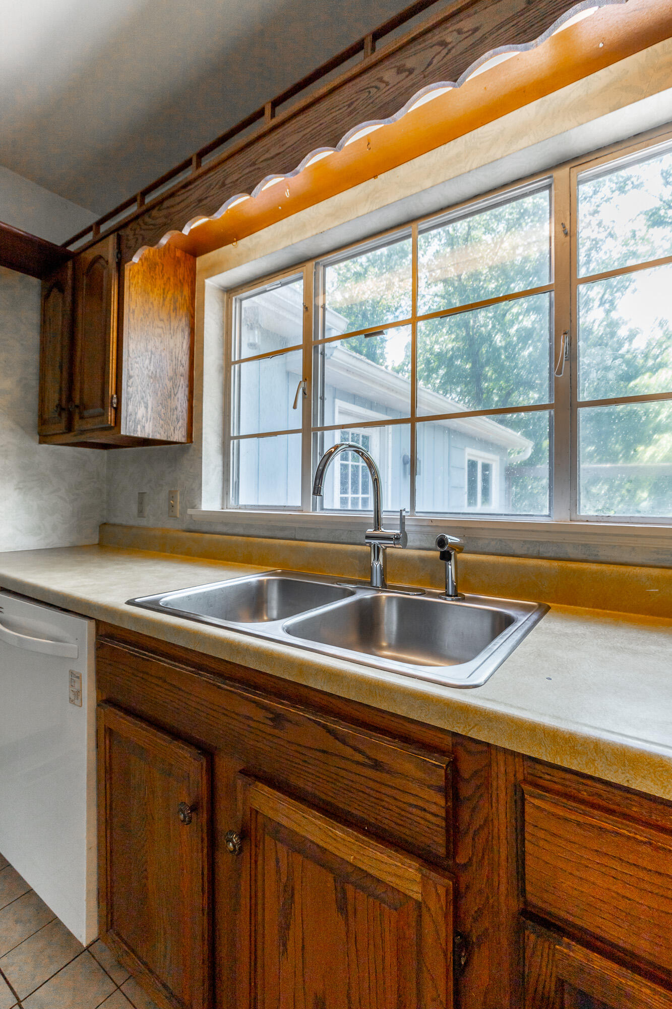 808 Linden Hall Road