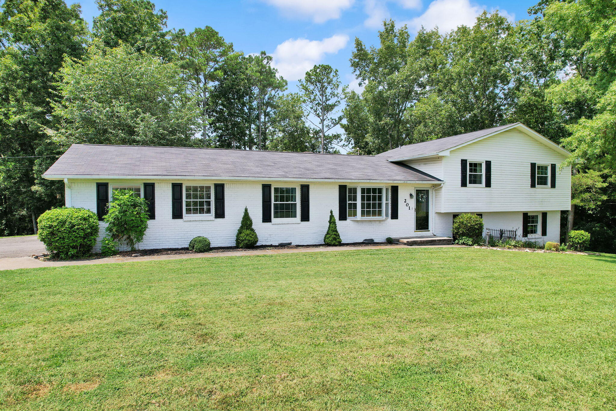 201 Triplett Circle NW