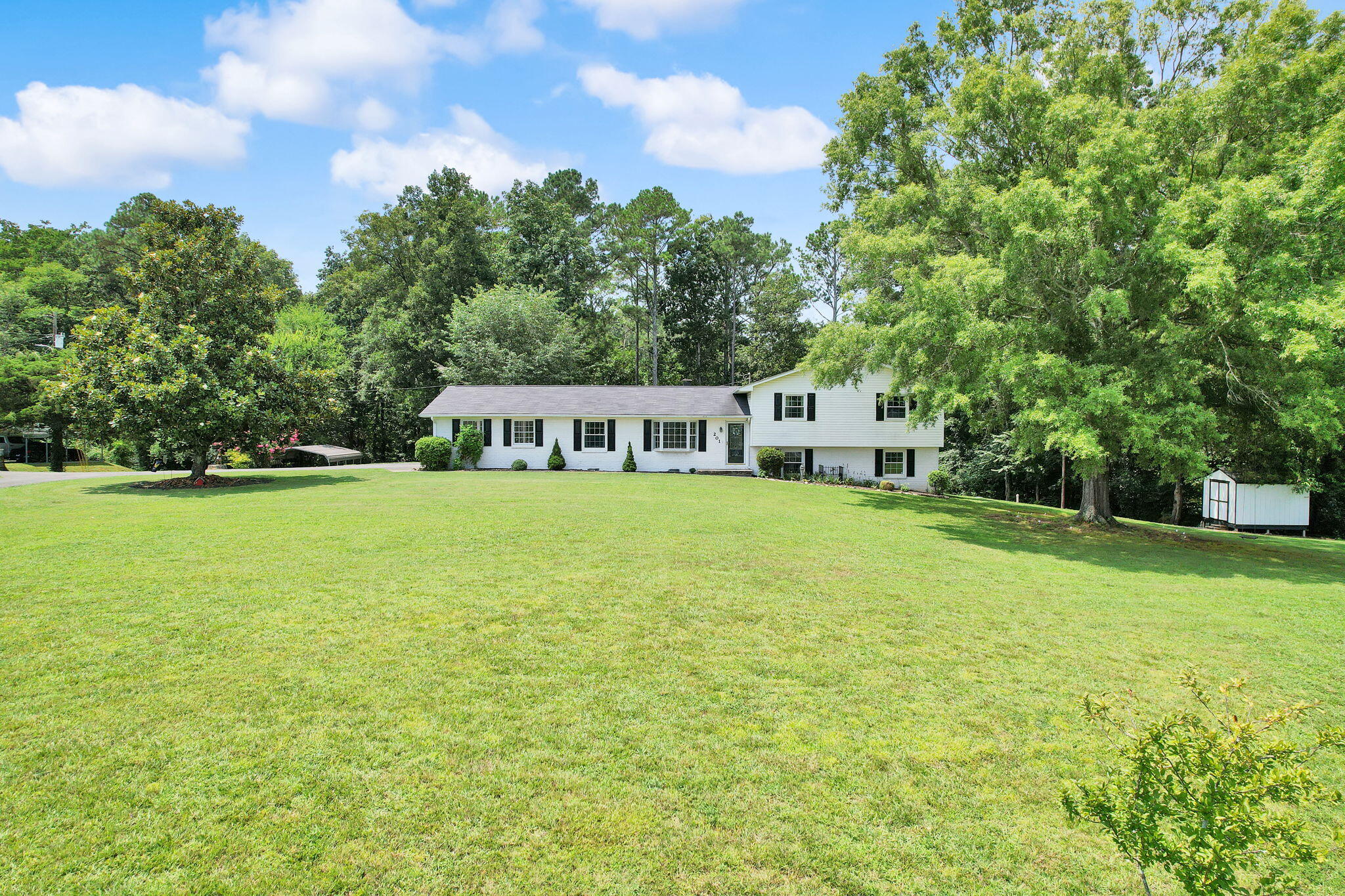 201 Triplett Circle NW