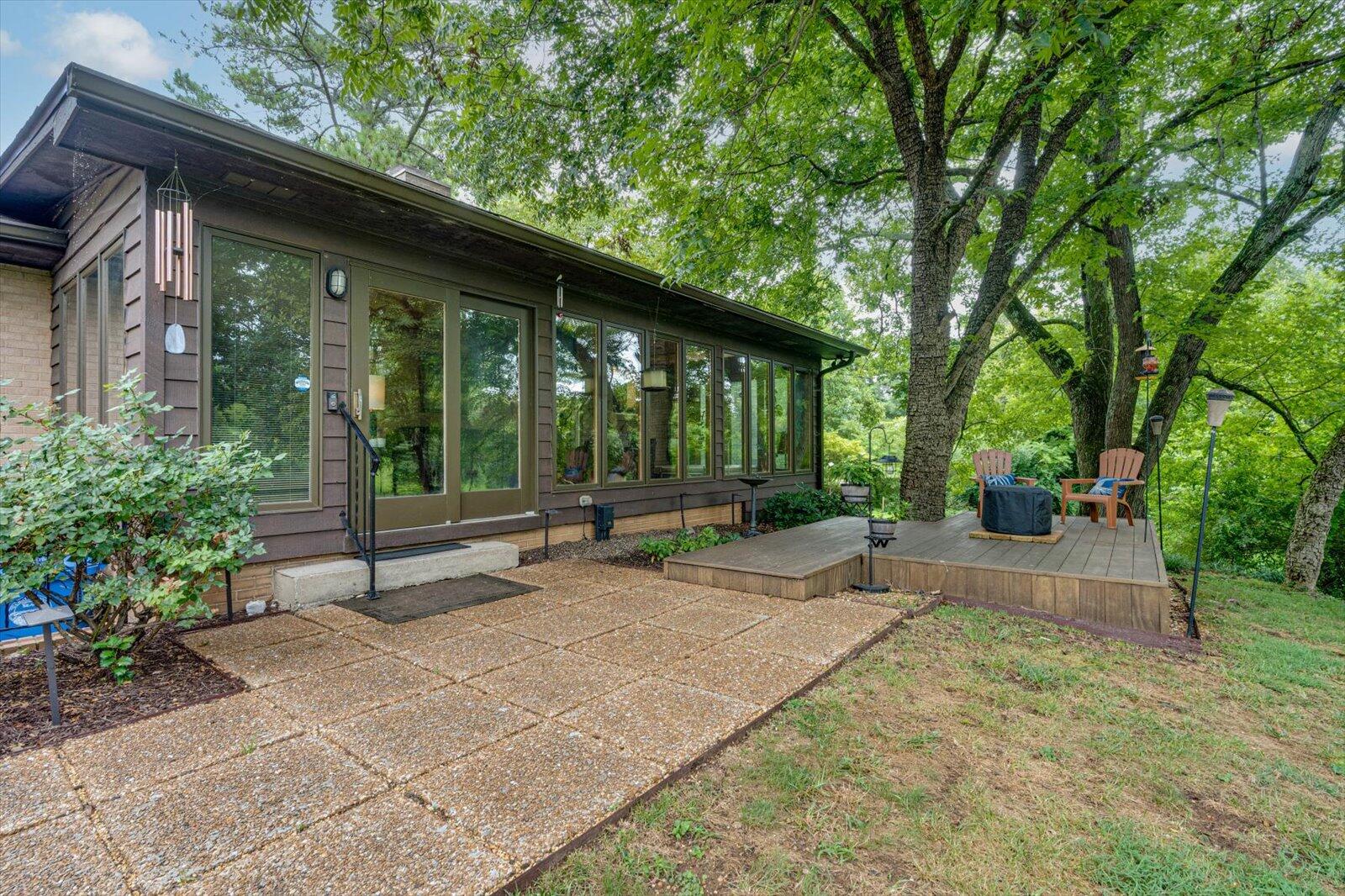 3902 Kings Road