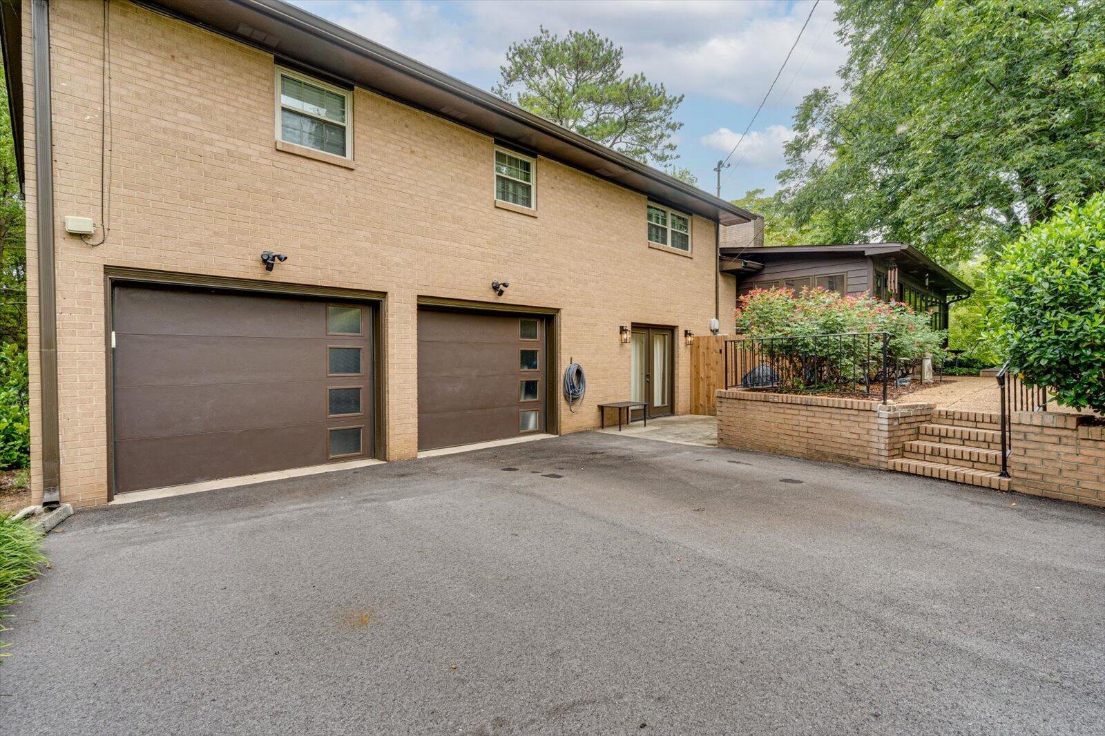 3902 Kings Road