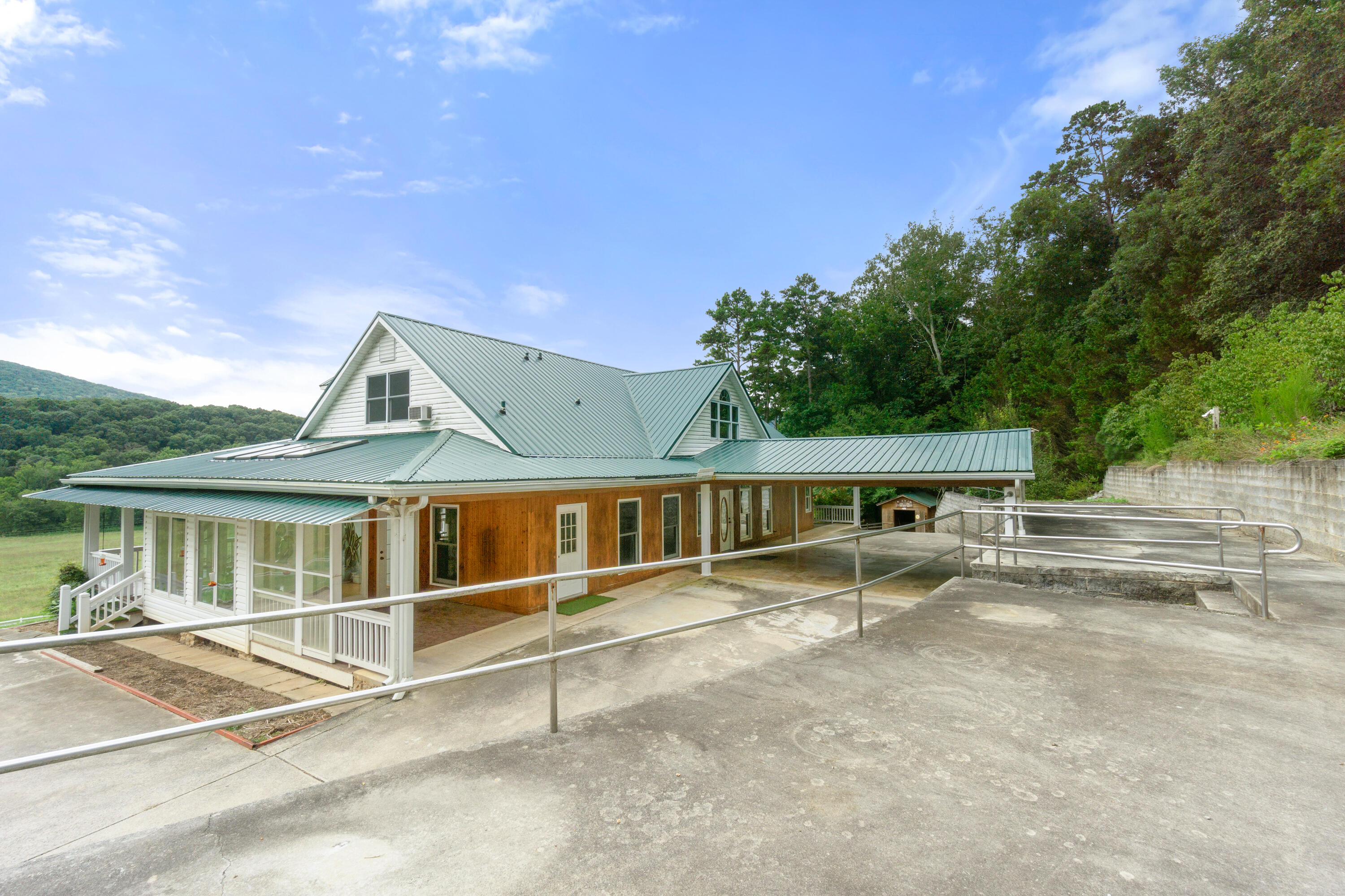 794 Cureton Mill Road