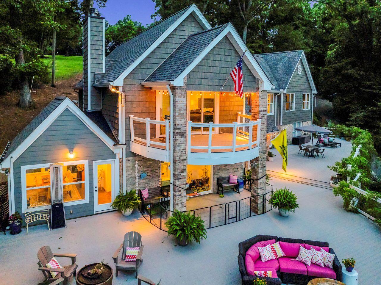 3418 Gold Point Circle S