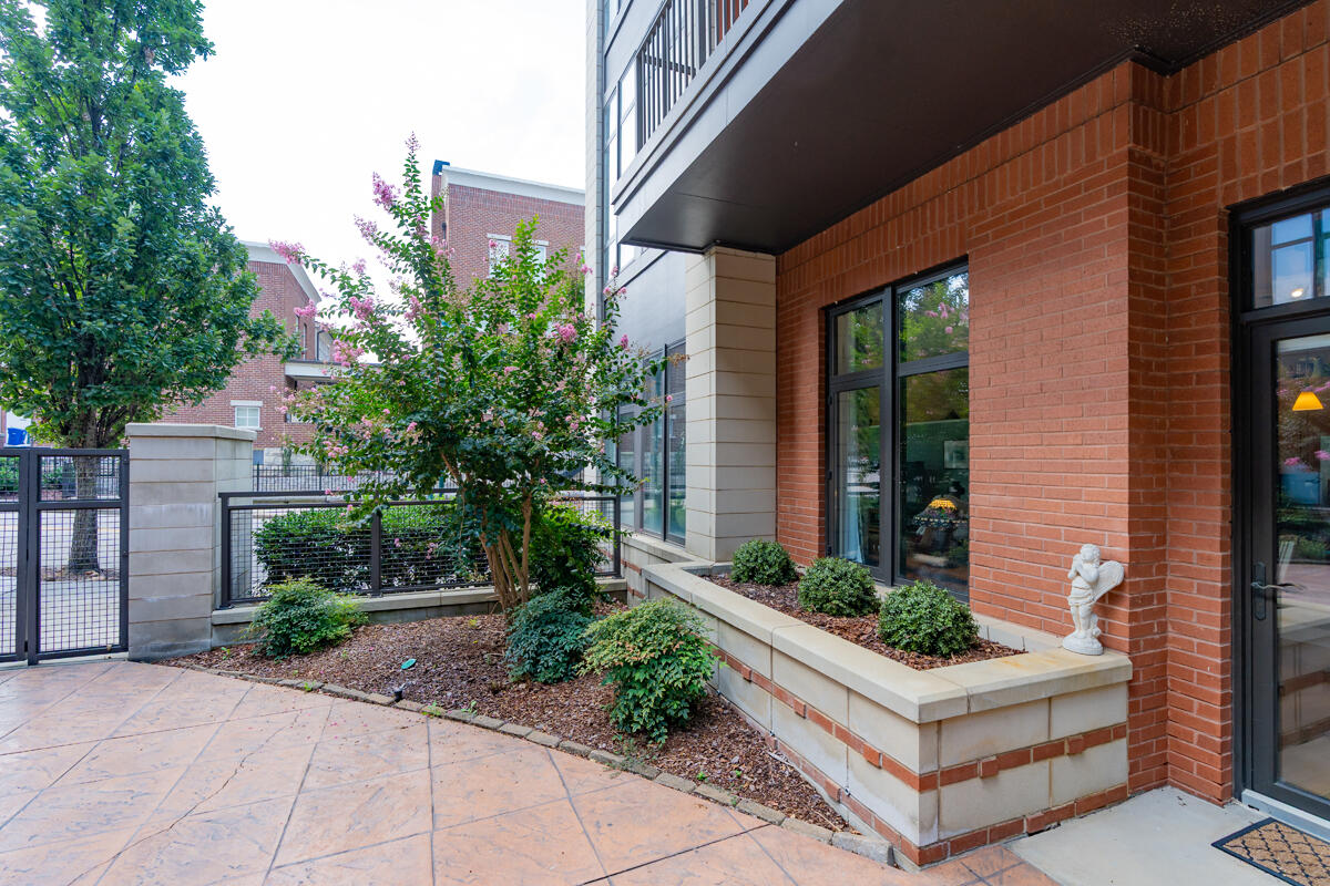 129 Walnut Street, Unit 022