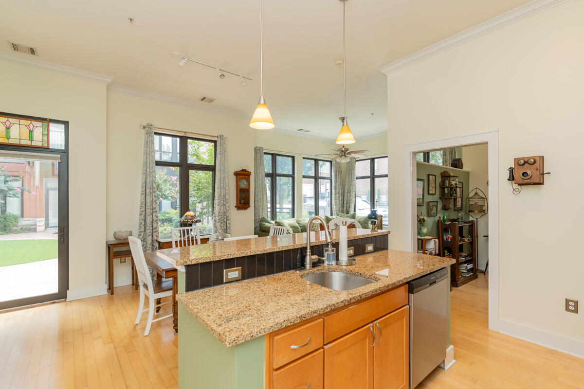 129 Walnut Street, Unit 022