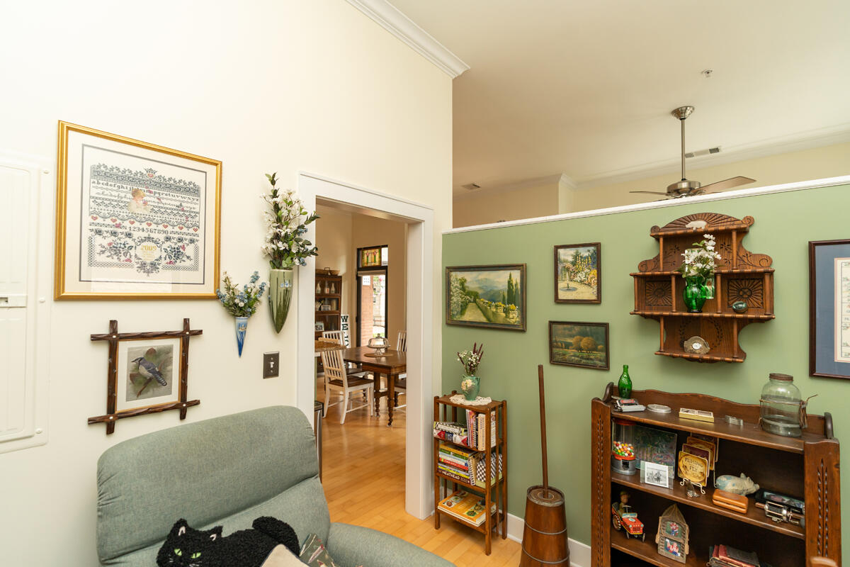 129 Walnut Street, Unit 022