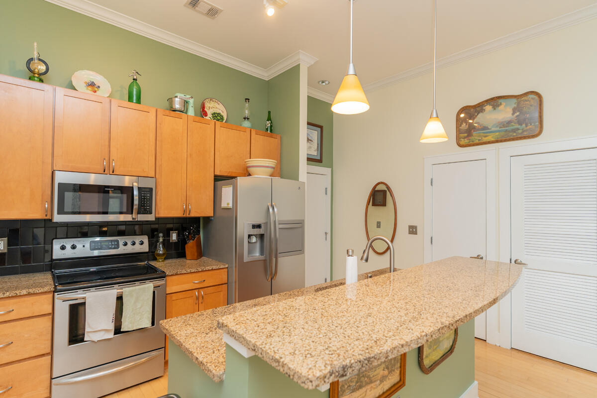 129 Walnut Street, Unit 022
