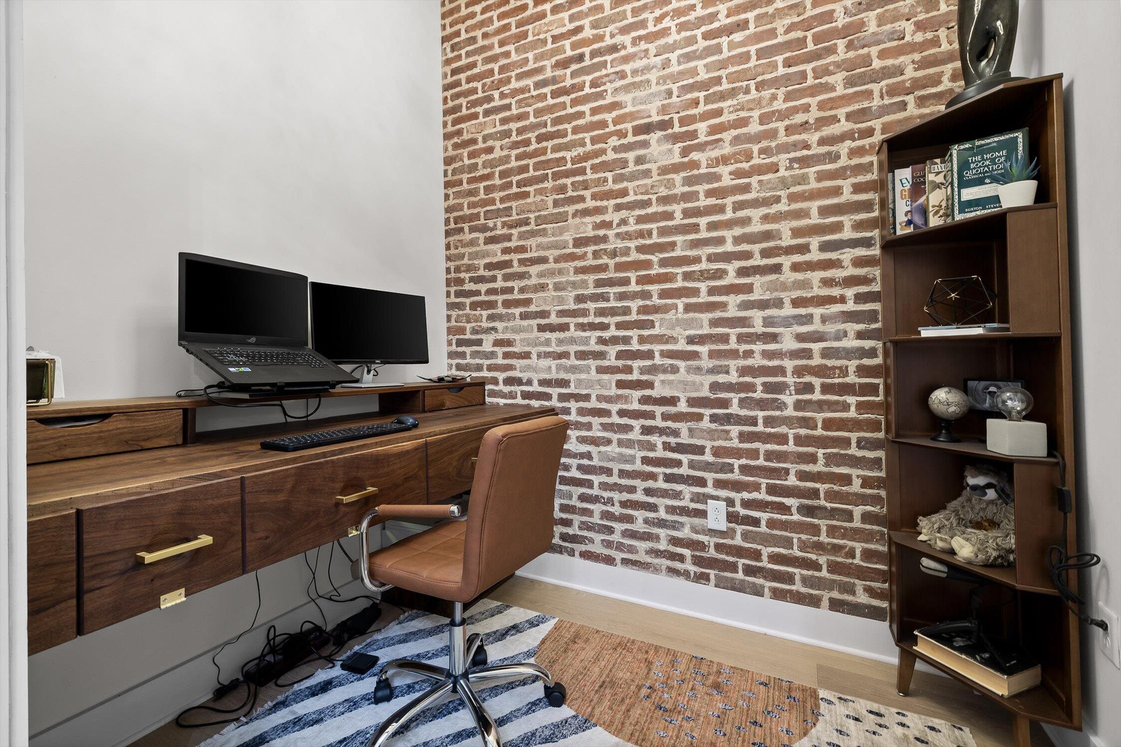 129 Walnut Street, Unit 20