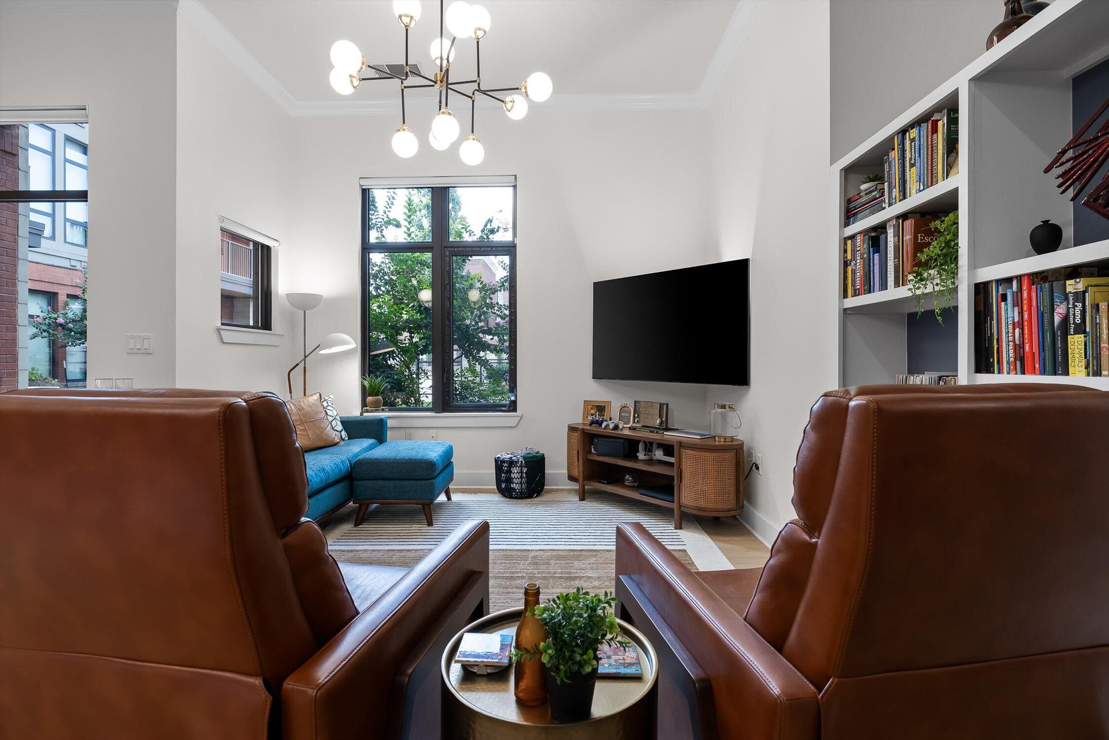 129 Walnut Street, Unit 20