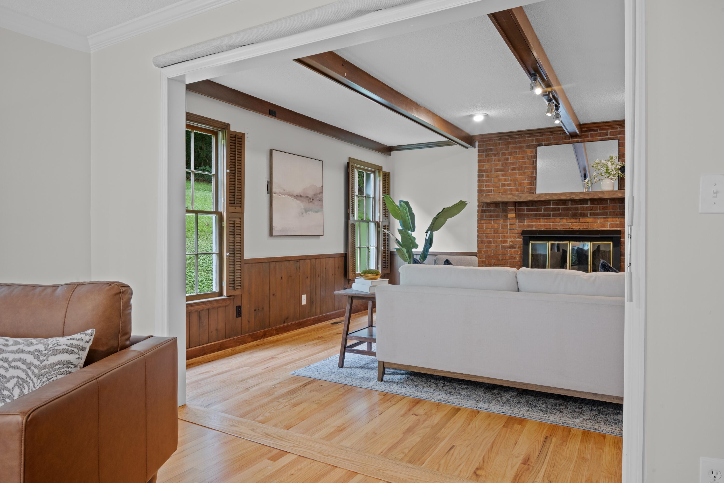 1033 River Hills Drive