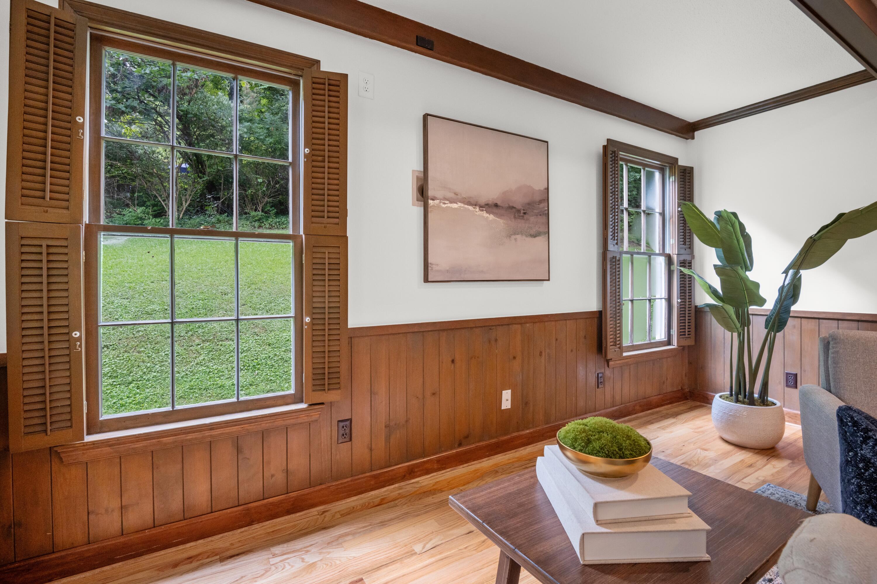 1033 River Hills Drive